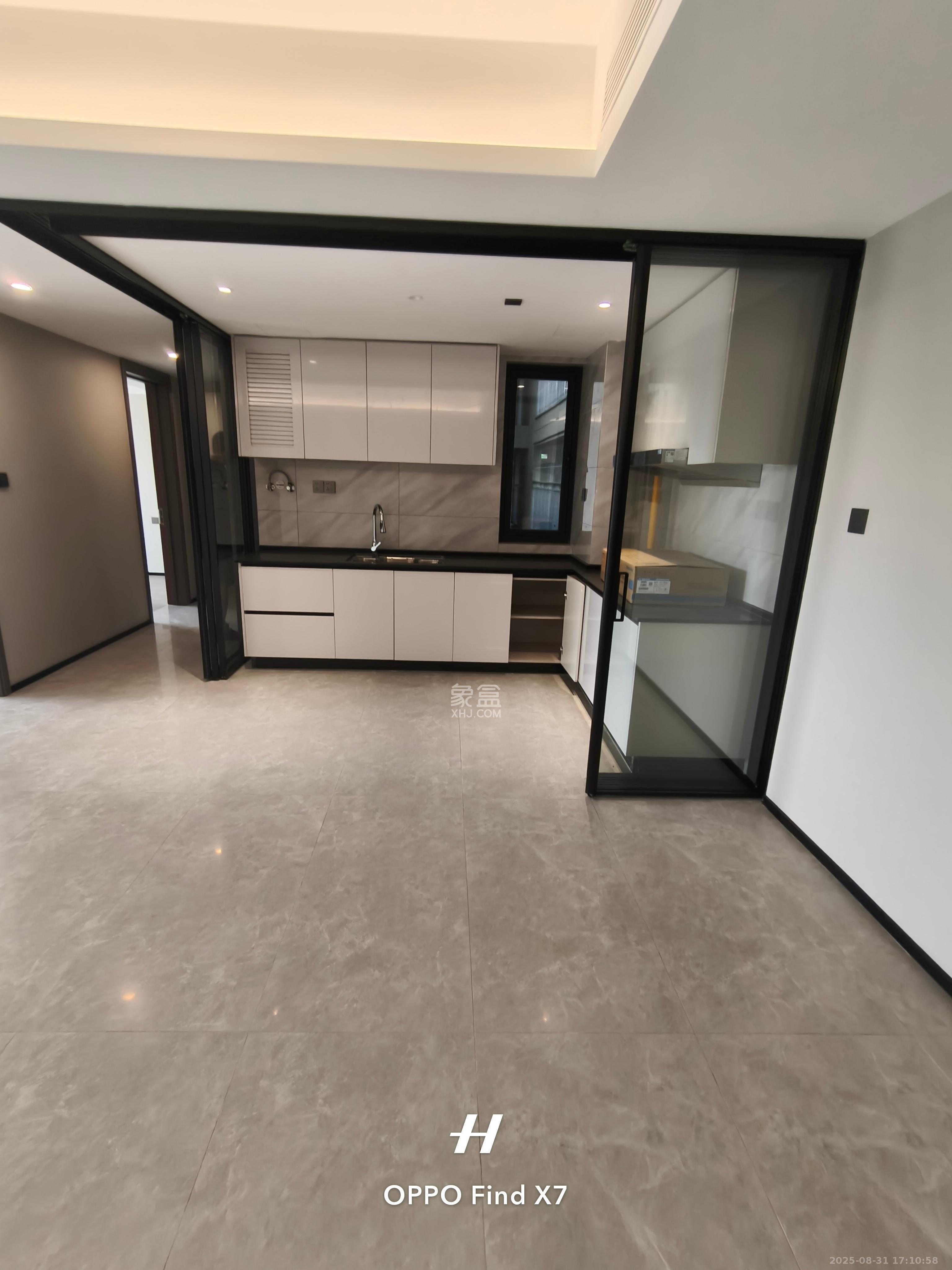 轨道万科璞悦湾  3室2厅2卫    4500.0元/月 轨道万科璞悦湾  3室2厅2卫    4500.0元/月室内图