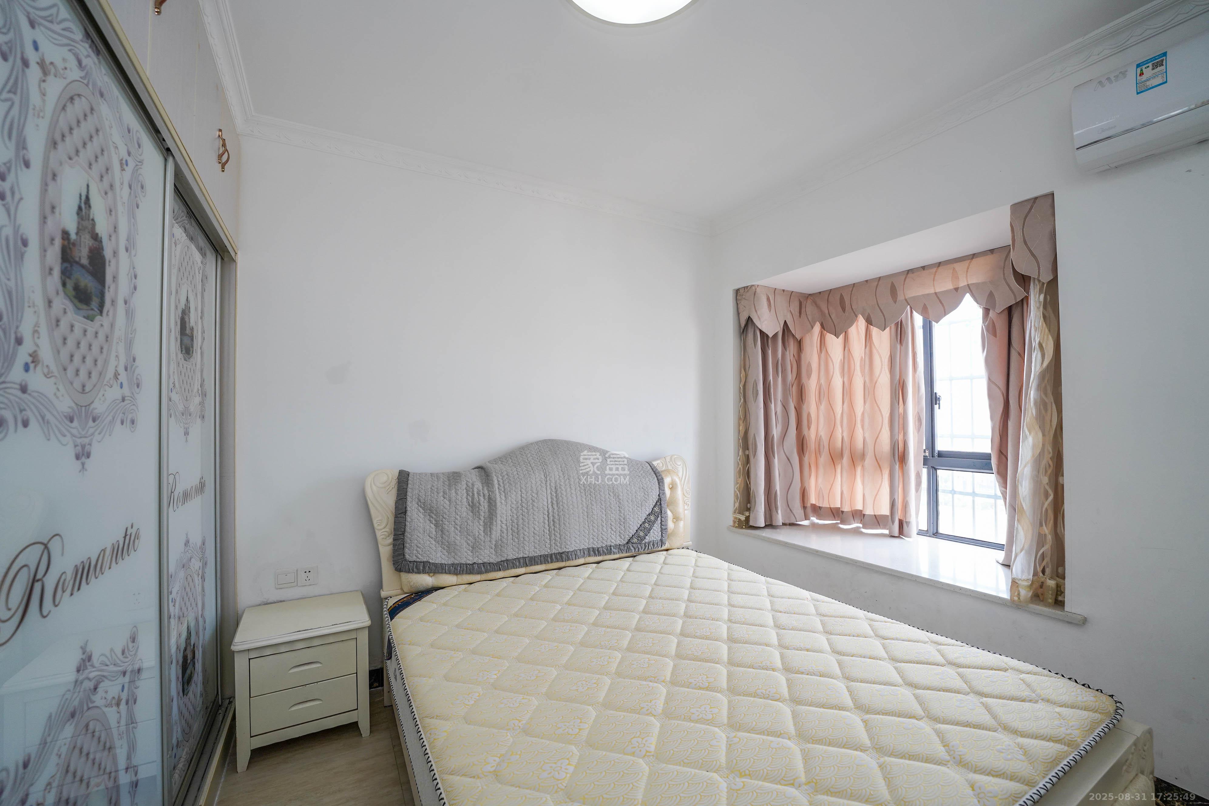 鑫天格林香山  3室2厅2卫    65.0万 鑫天格林香山  3室2厅2卫    65.0万卧室