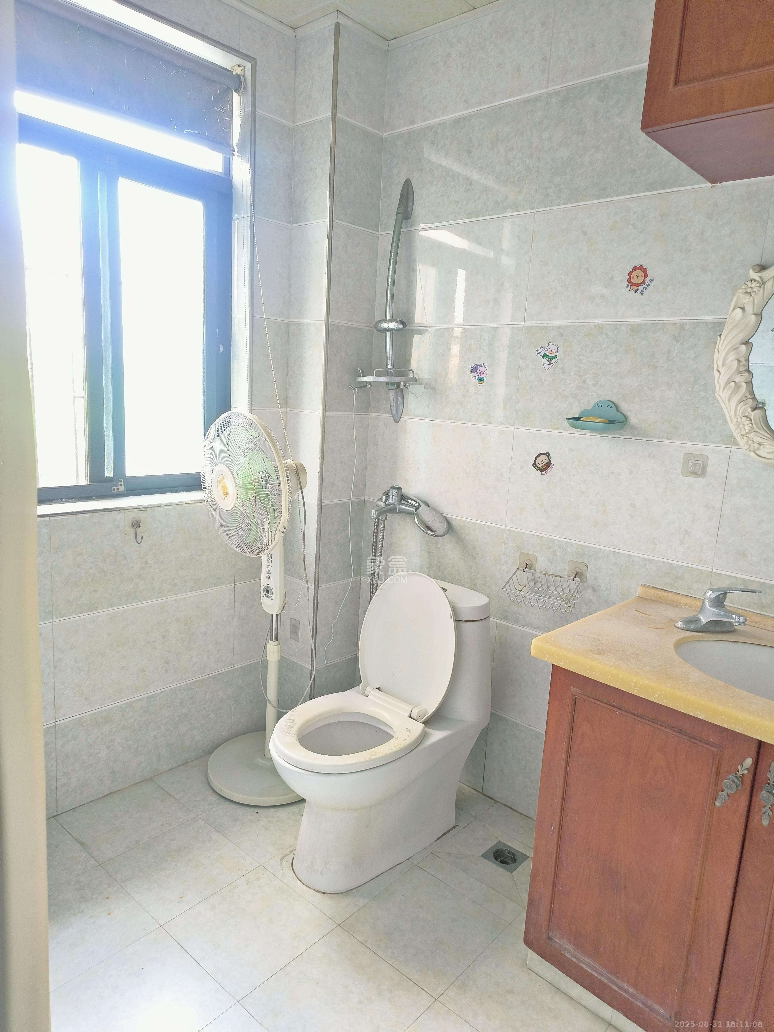 天骄福邸  3室2厅1卫    2800.0元/月室内图