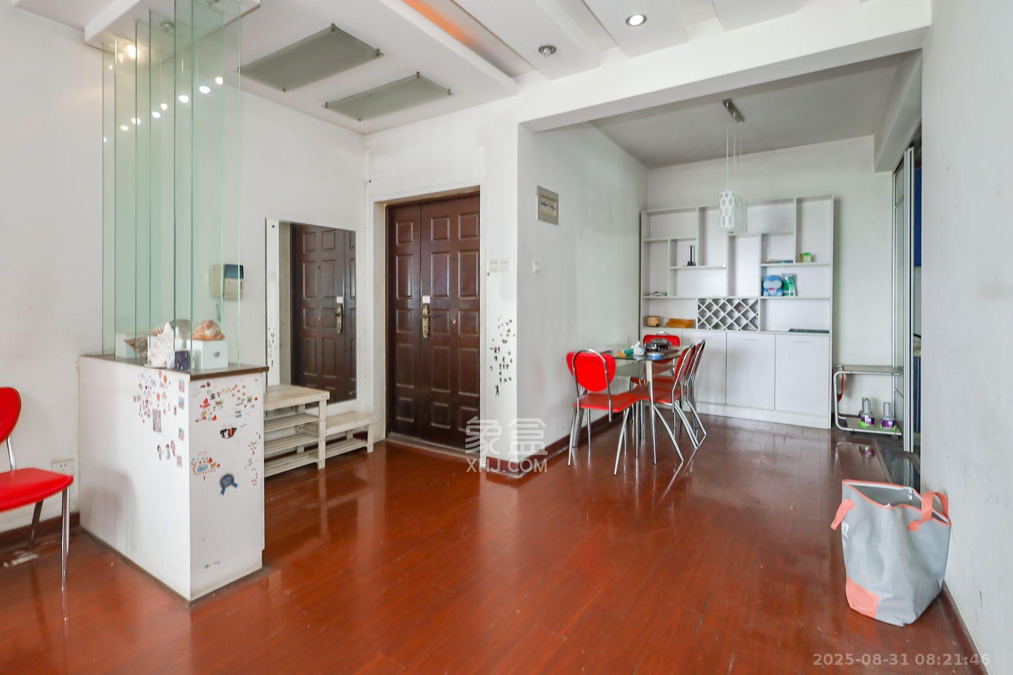 沁园春 3室2厅2卫 3200.0元/月 沁园春 3室2厅2卫 3200.0元/月室内图