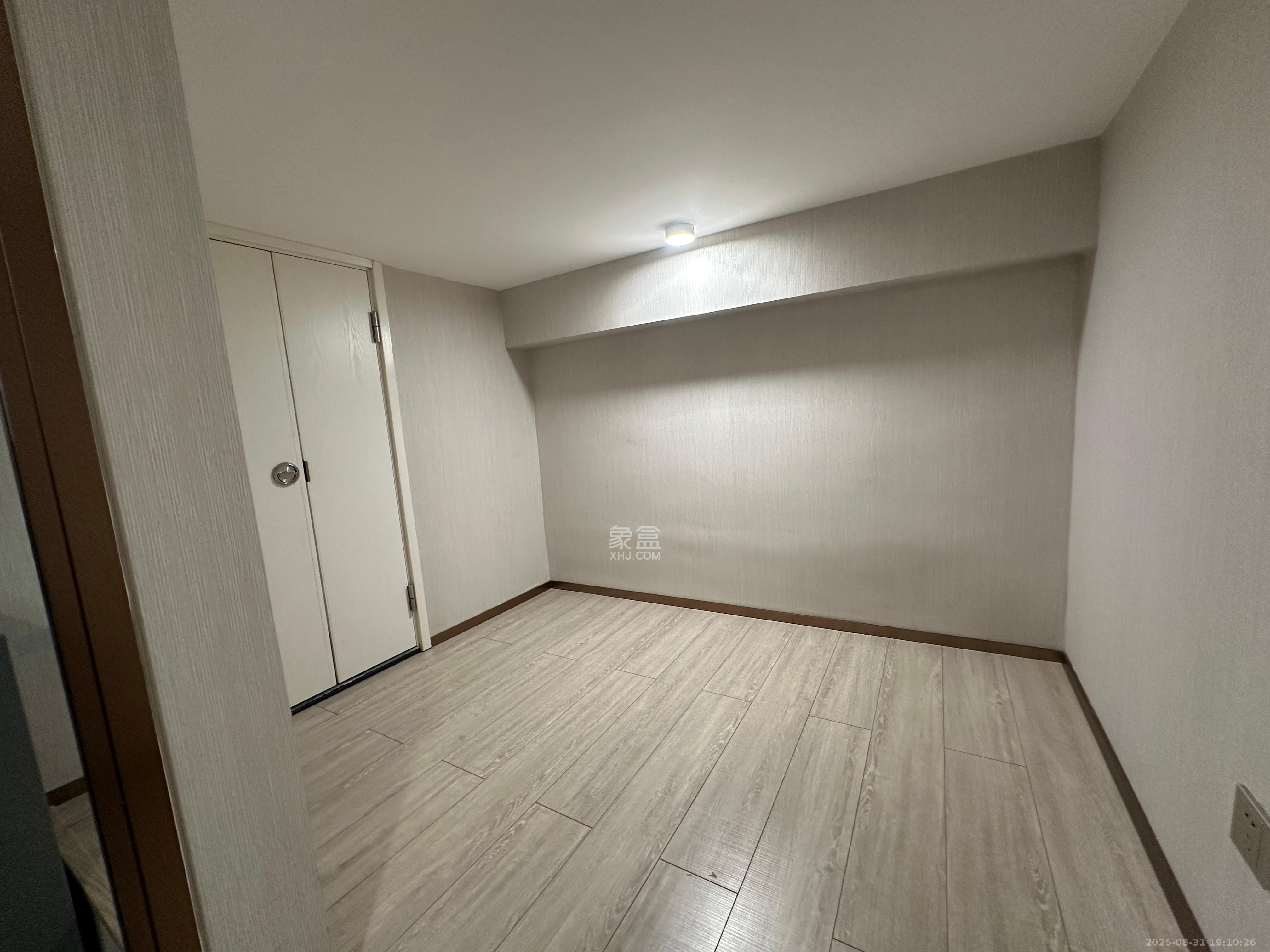 华远华时代  3室2厅2卫    4000.0元/月室内图