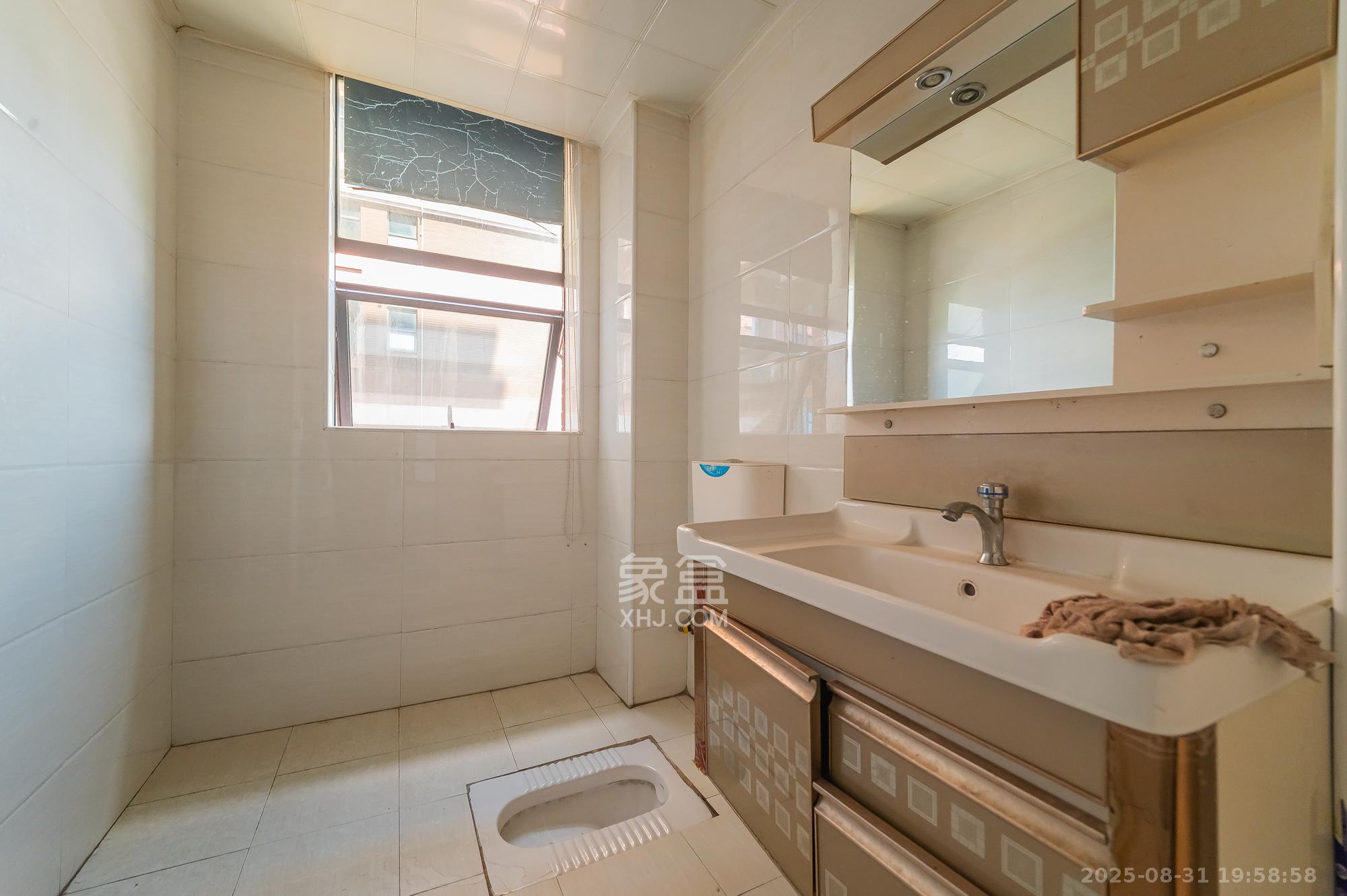 尚城  4室2厅1卫    70.5万其他