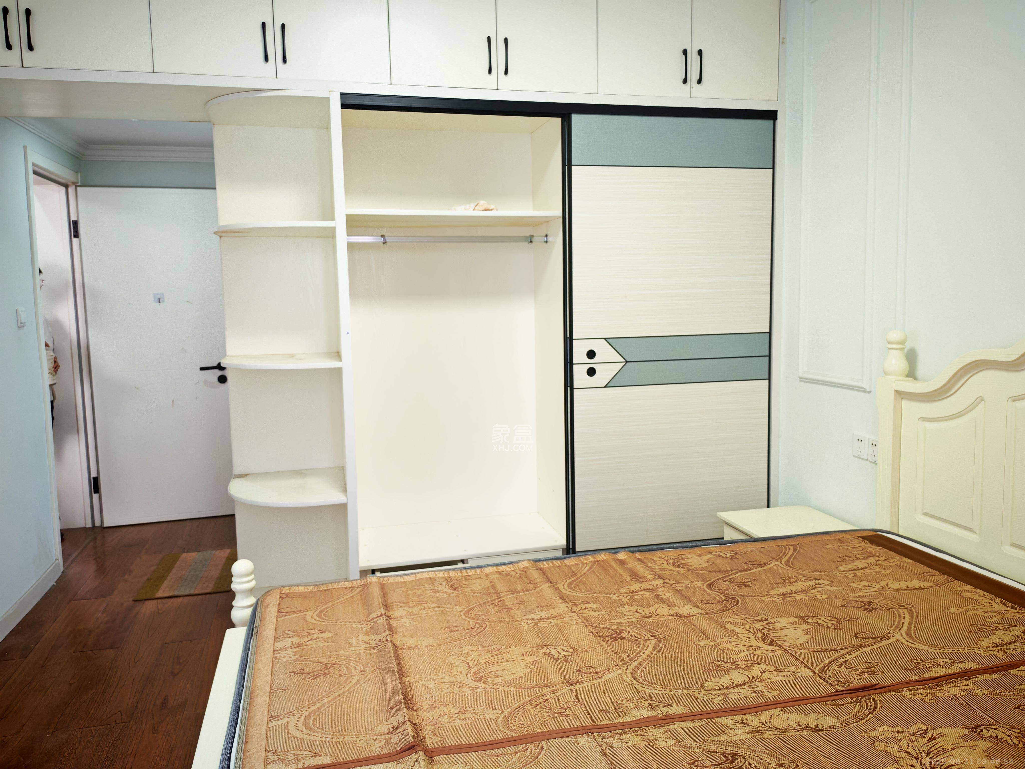 山语城三期  3室2厅2卫    2600.0元/月 山语城三期  3室2厅2卫    2600.0元/月室内图