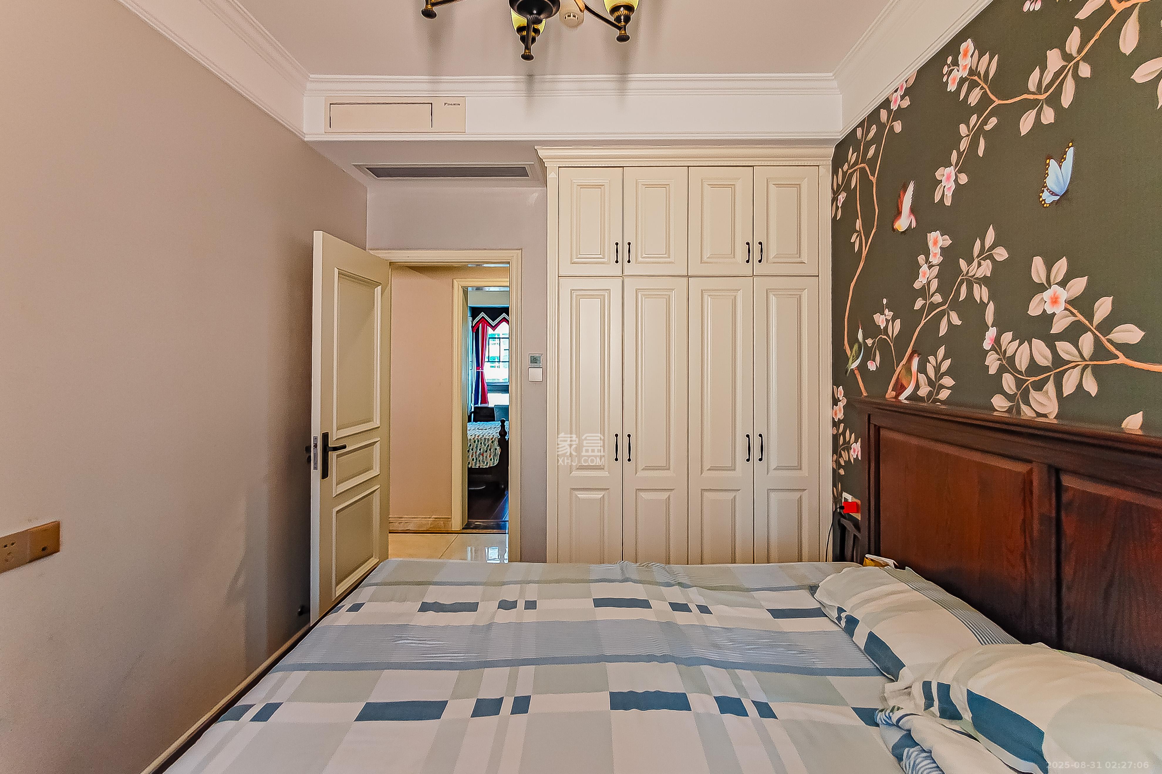 保利国际广场  4室2厅2卫    330.0万 保利国际广场  4室2厅2卫    330.0万卧室