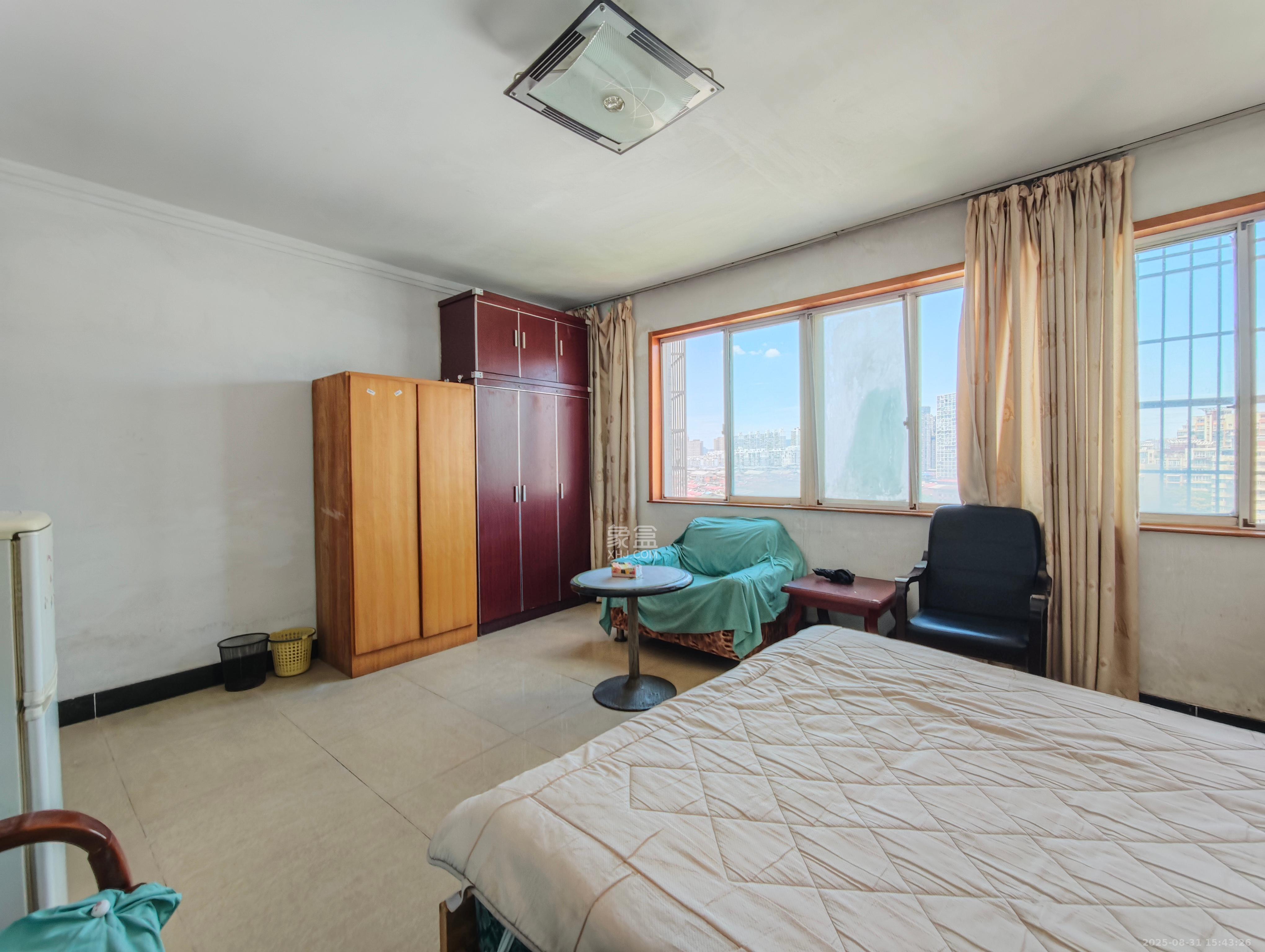 四季美景一、二期  1室1厅1卫    1100.0元/月 四季美景一、二期  1室1厅1卫    1100.0元/月室内图