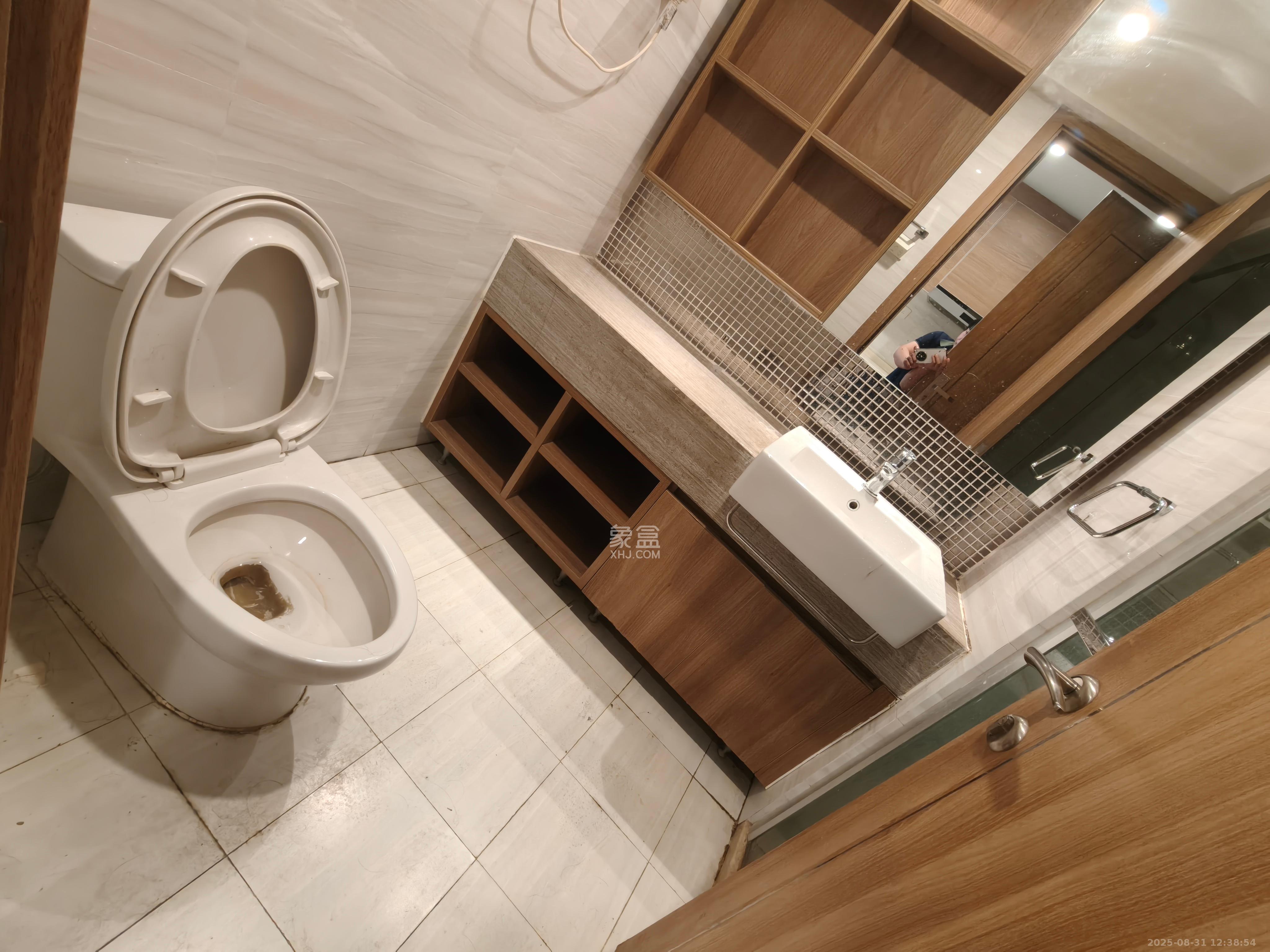 恒大翡翠华庭  1室1厅1卫    1400.0元/月 恒大翡翠华庭  1室1厅1卫    1400.0元/月室内图