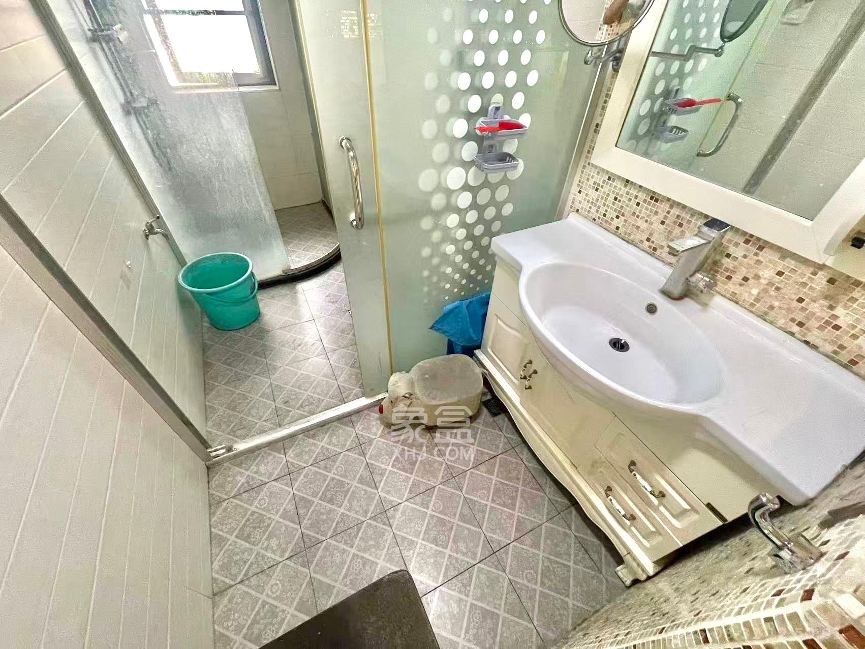 莱茵城 3室2厅1卫 2800.0元/月 莱茵城 3室2厅1卫 2800.0元/月室内图