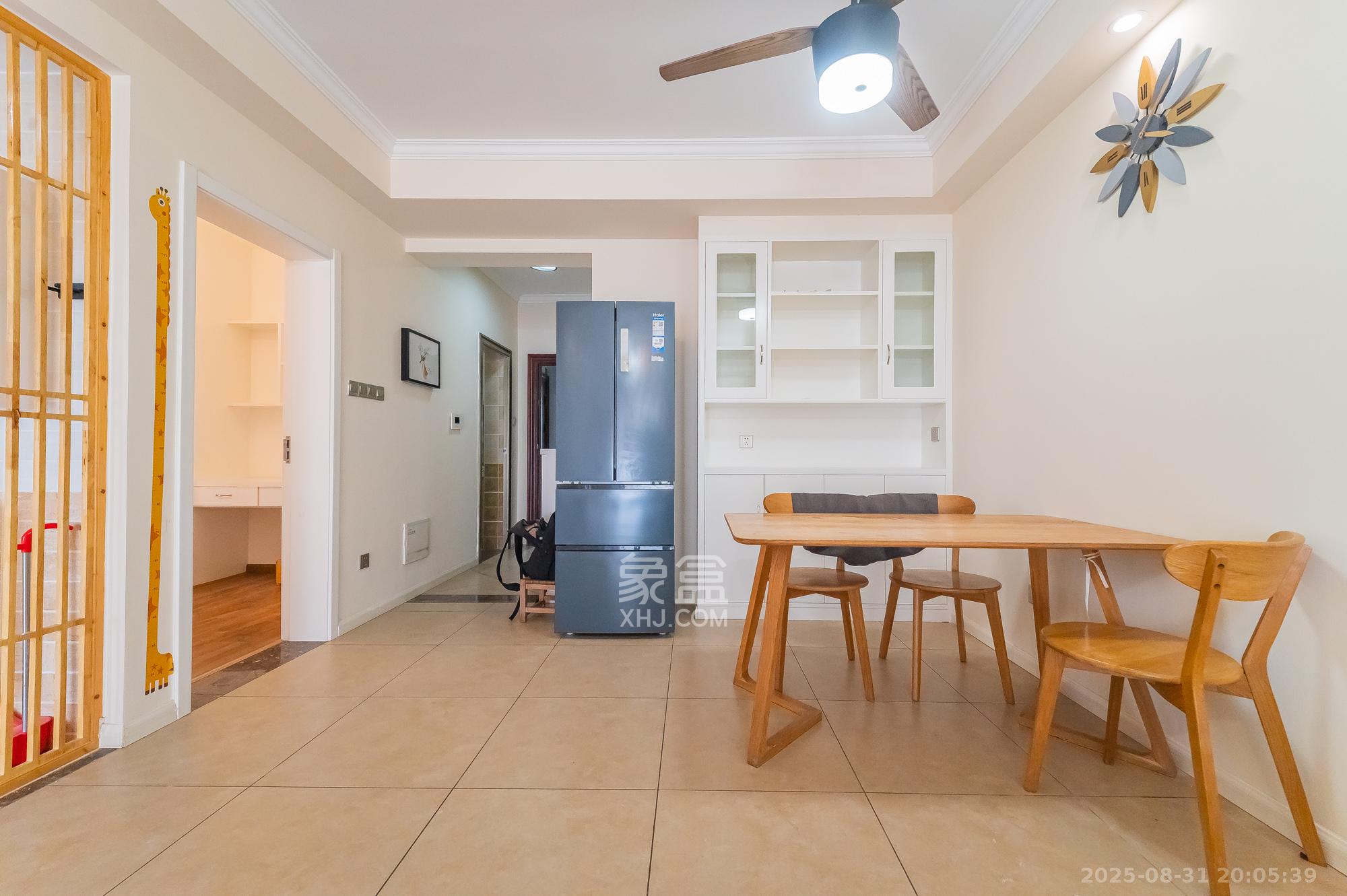 国泰九龙湾  2室2厅1卫    61.0万 国泰九龙湾  2室2厅1卫    61.0万客厅