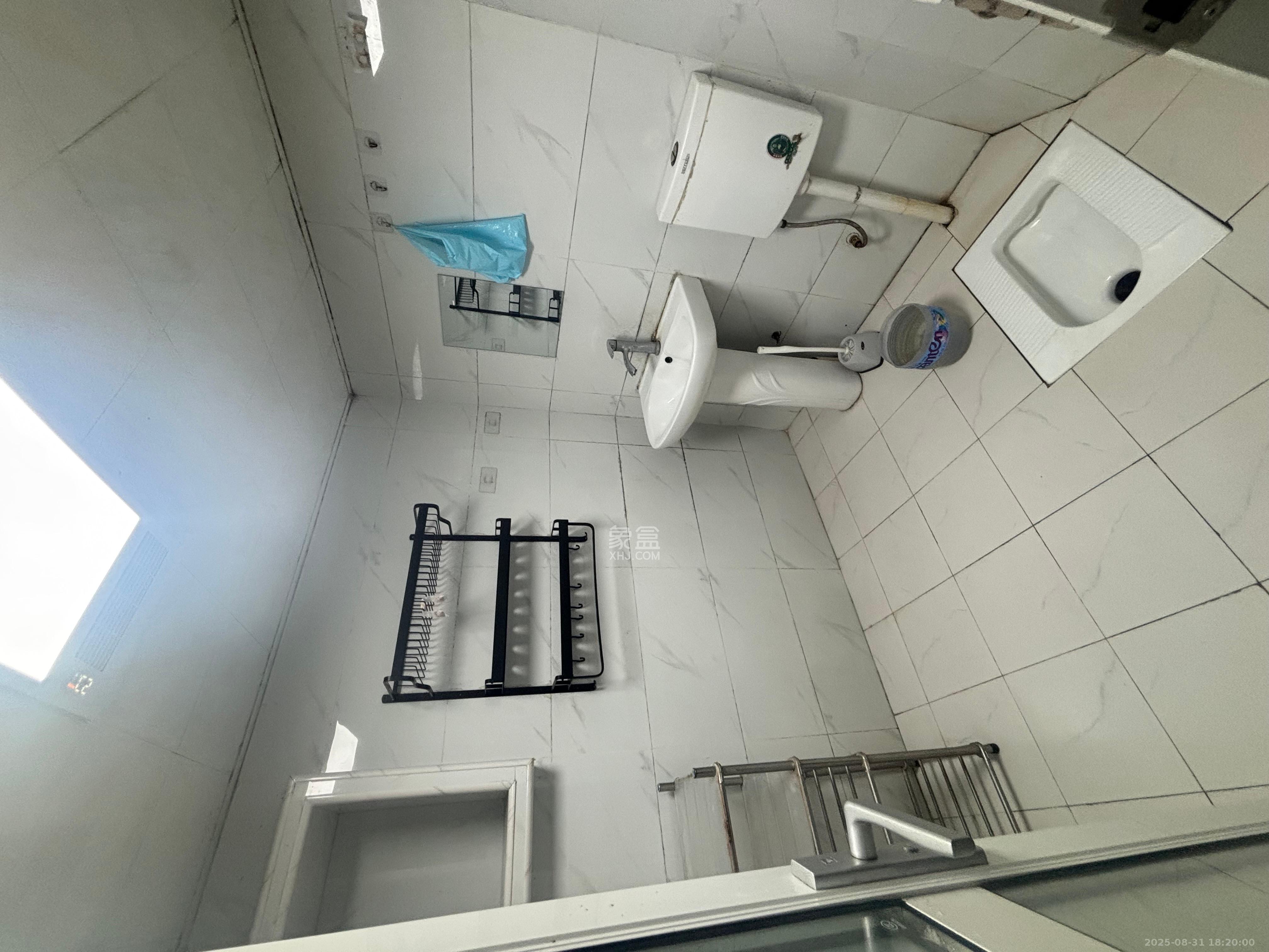 人民新村 3室1厅1卫 2100.0元/月 人民新村 3室1厅1卫 2100.0元/月室内图