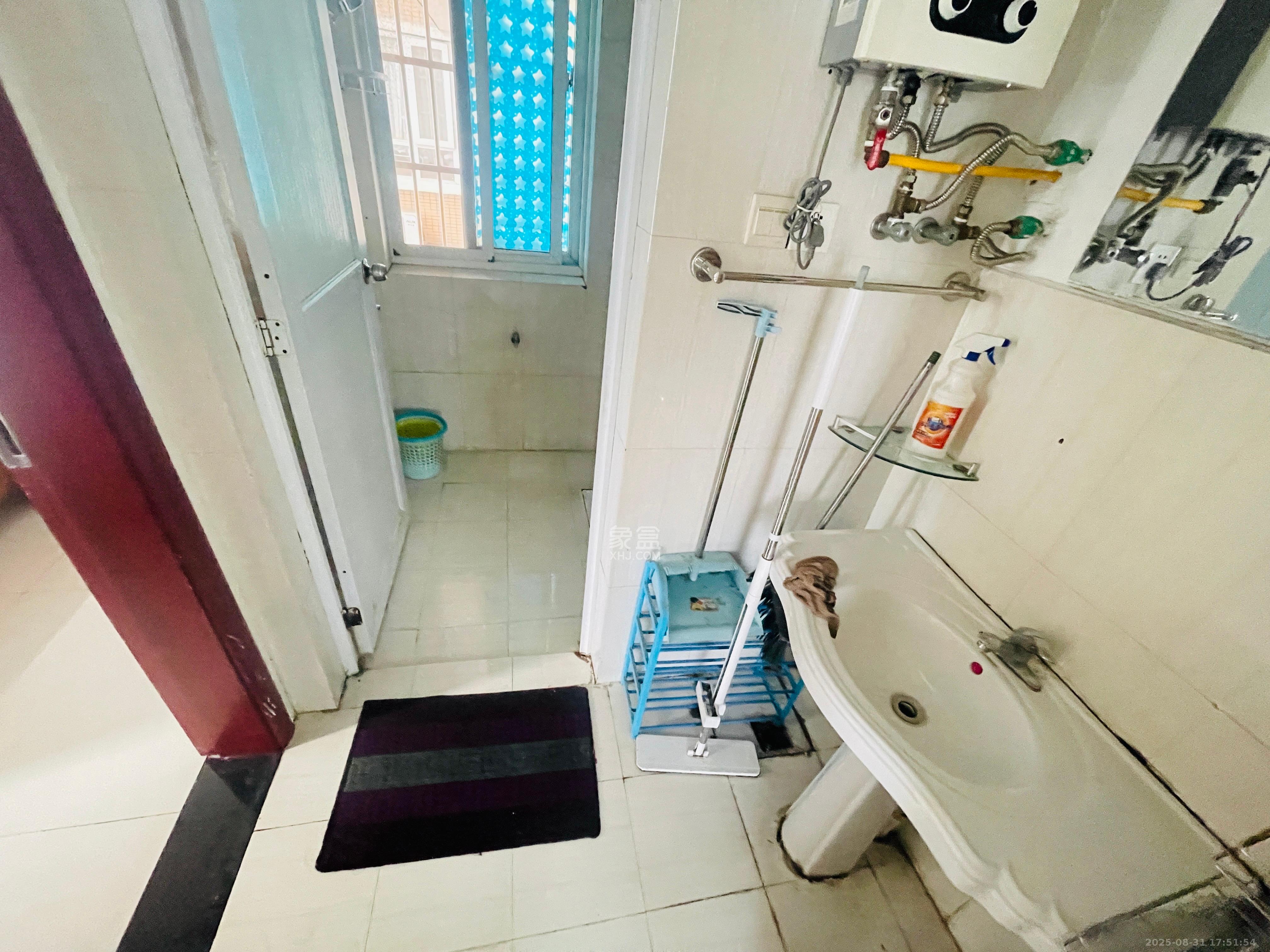 芙蓉上河图 3室2厅1卫 2400.0元/月 芙蓉上河图 3室2厅1卫 2400.0元/月室内图