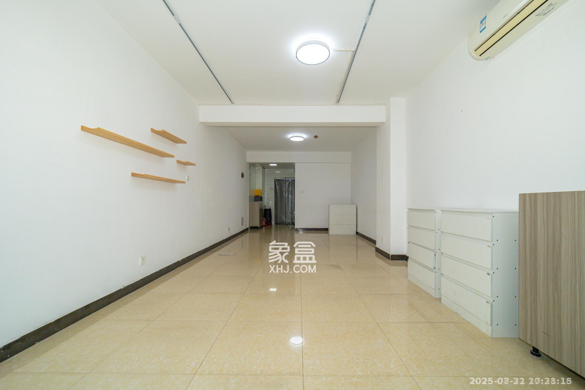 星大峰汇商务楼 1室1厅1卫 1500.0元/月 星大峰汇商务楼 1室1厅1卫 1500.0元/月室内图