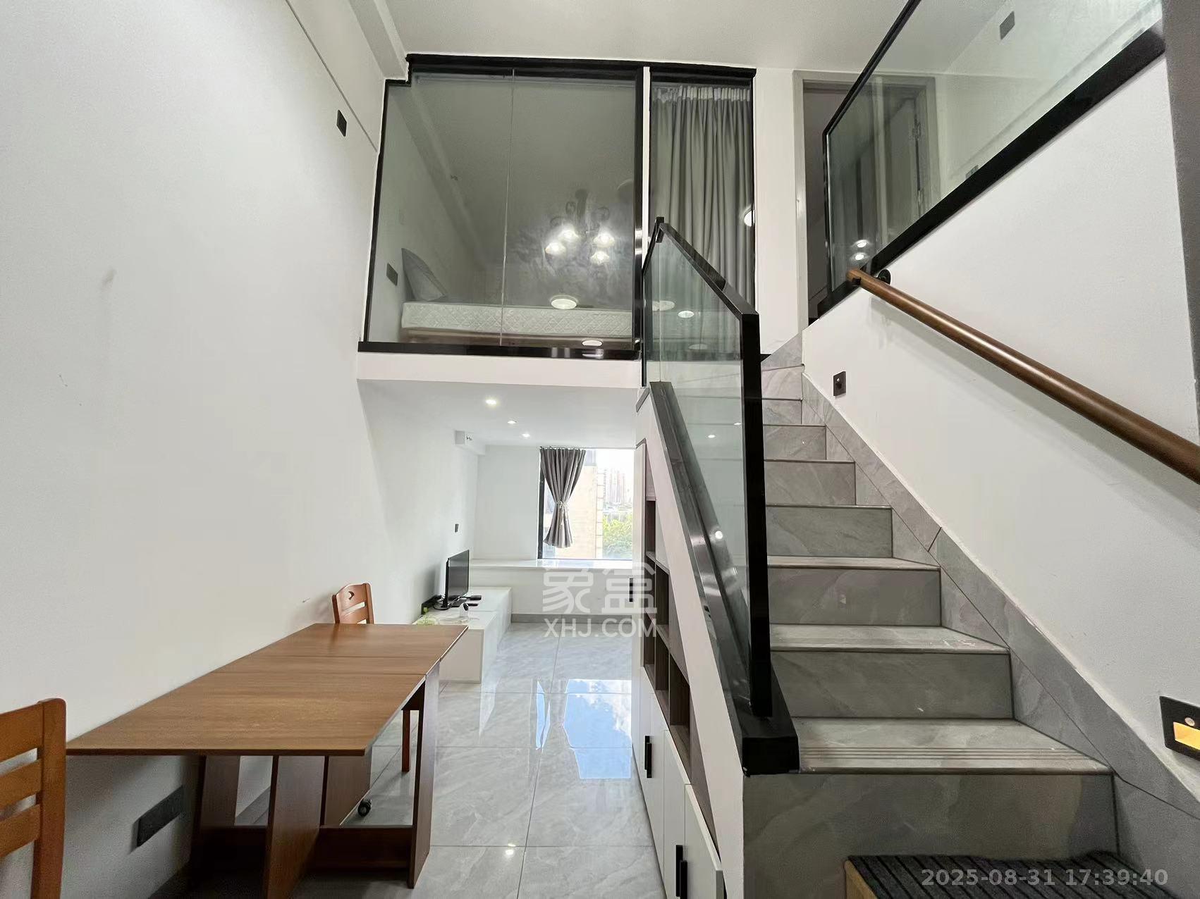 龙湖新壹城 2室1厅2卫 2200.0元/月 龙湖新壹城 2室1厅2卫 2200.0元/月室内图