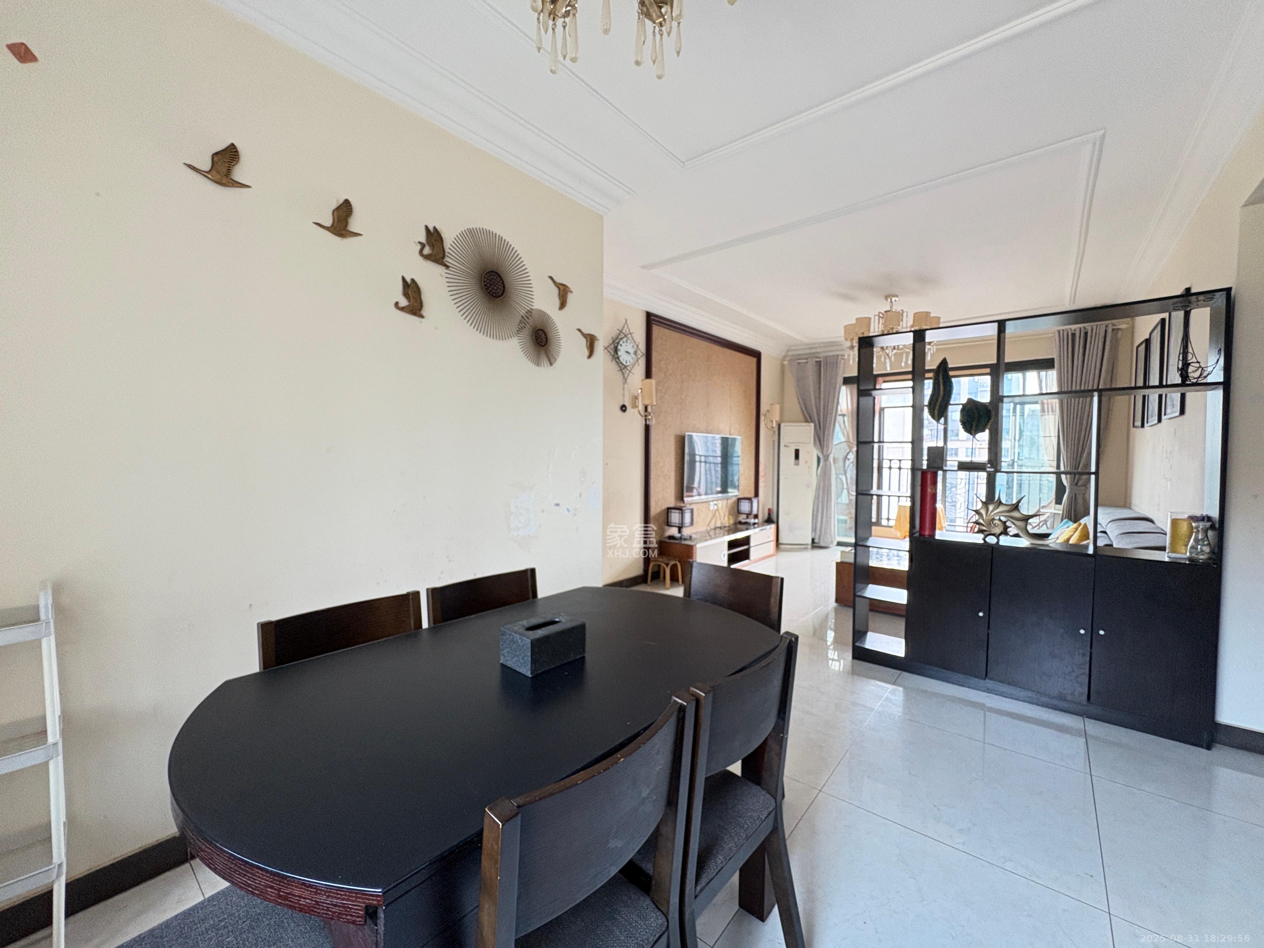 恒大江湾  3室2厅2卫    2600.0元/月 恒大江湾  3室2厅2卫    2600.0元/月室内图