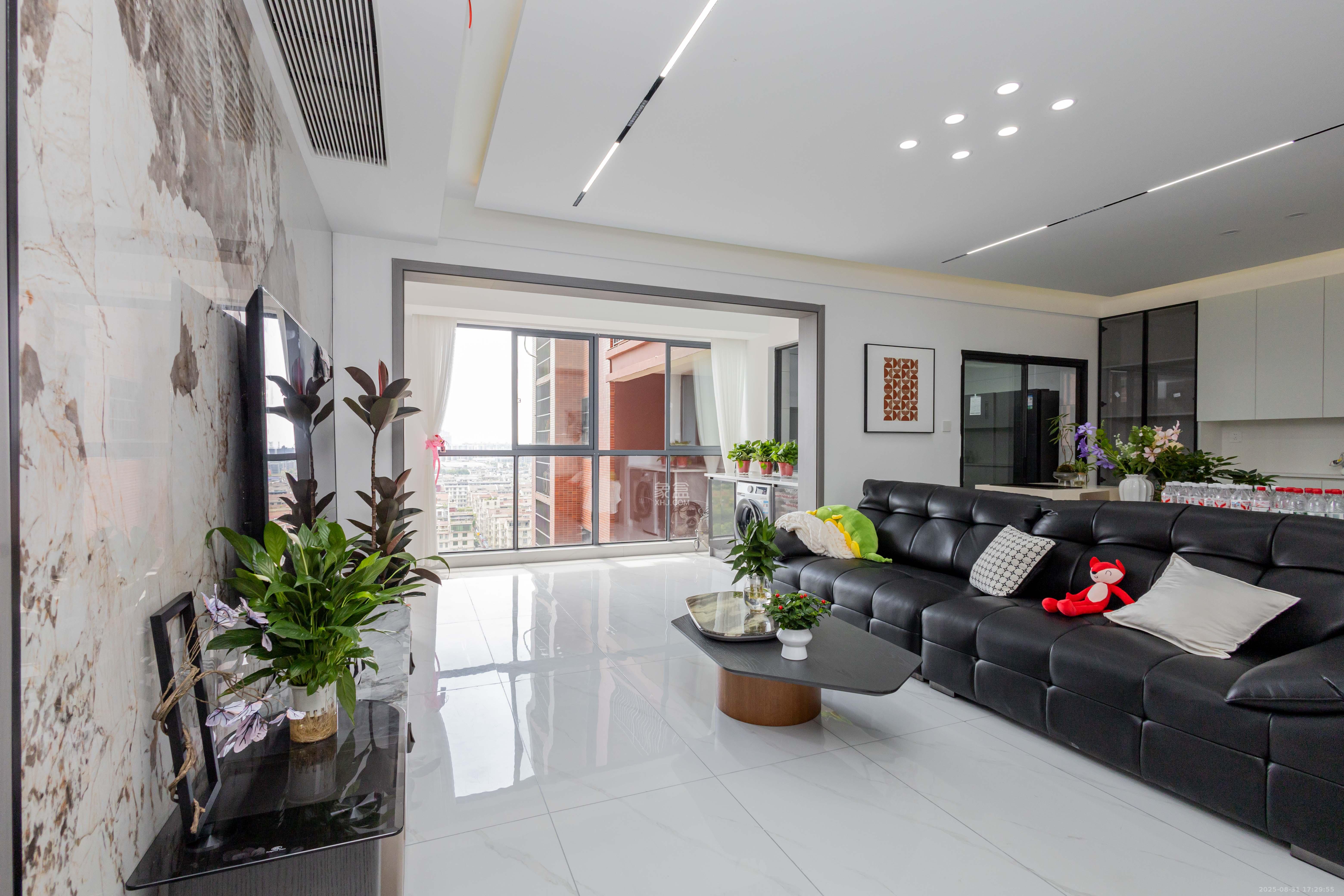 海德公园  4室2厅2卫    86.8万 海德公园  4室2厅2卫    86.8万客厅