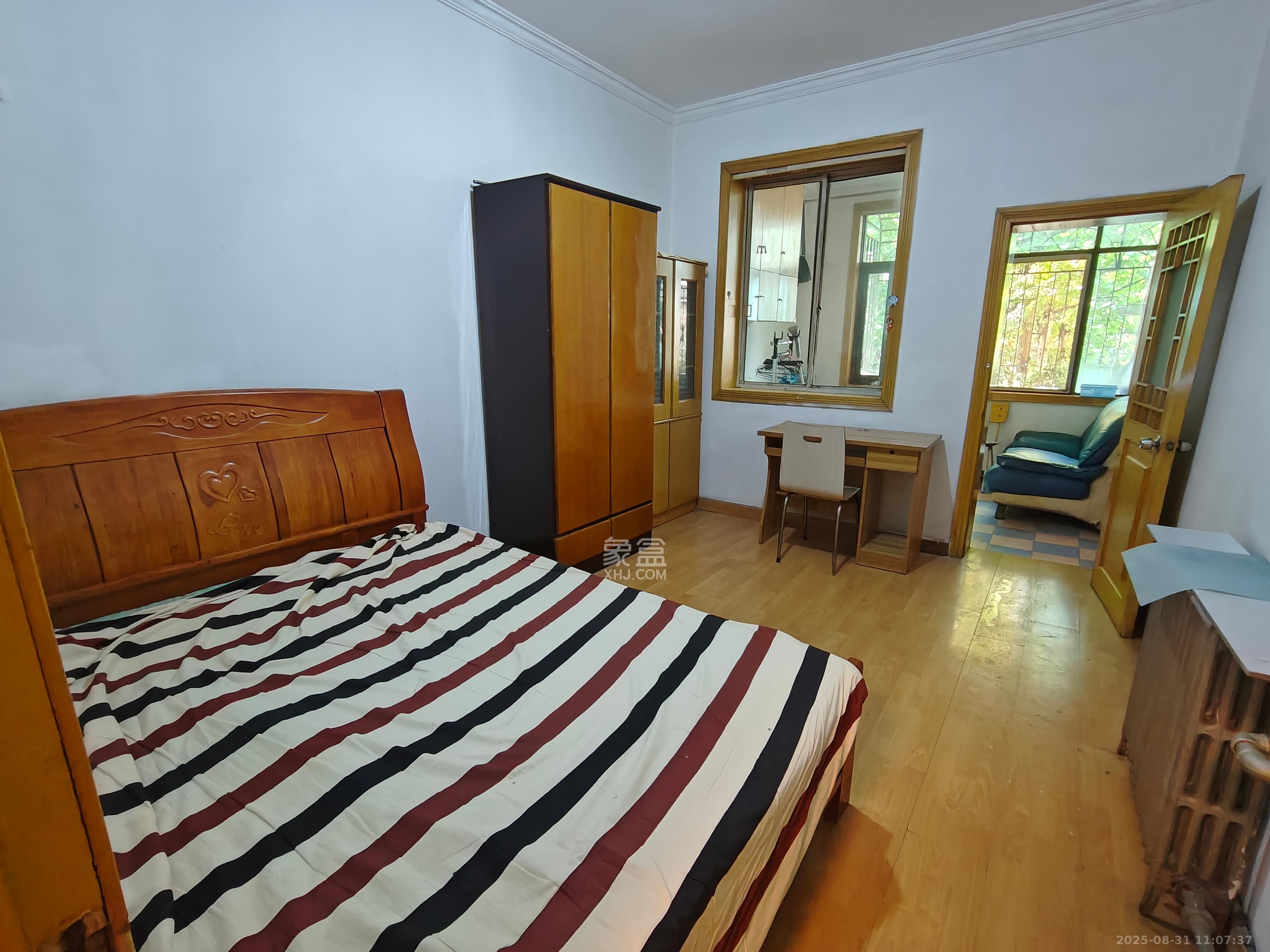 省政府机关梓园住宅区 3室2厅2卫 2300.0元/月 省政府机关梓园住宅区 3室2厅2卫 2300.0元/月室内图