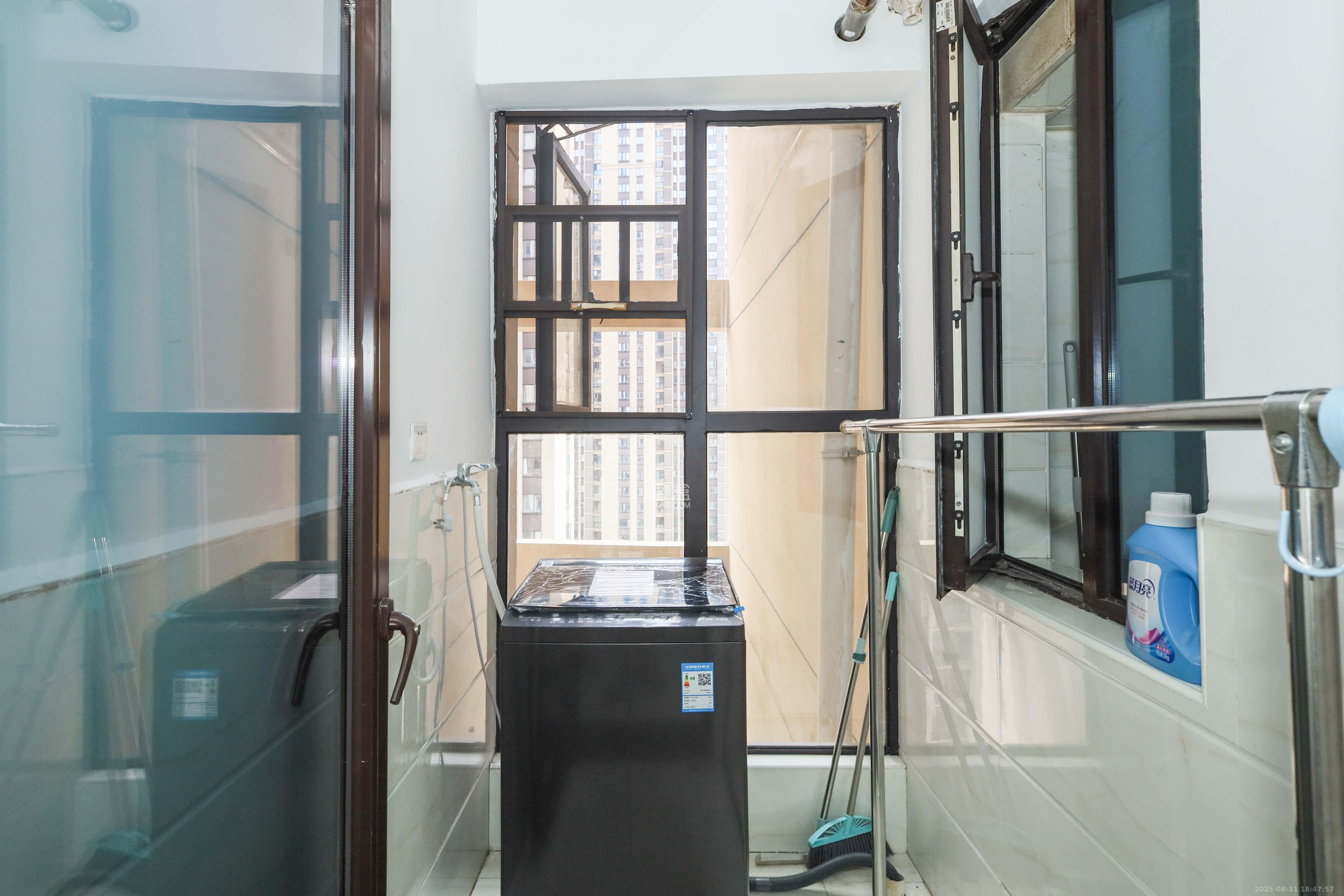 梅溪鑫苑名家  3室2厅1卫    120.0万 梅溪鑫苑名家  3室2厅1卫    120.0万阳台