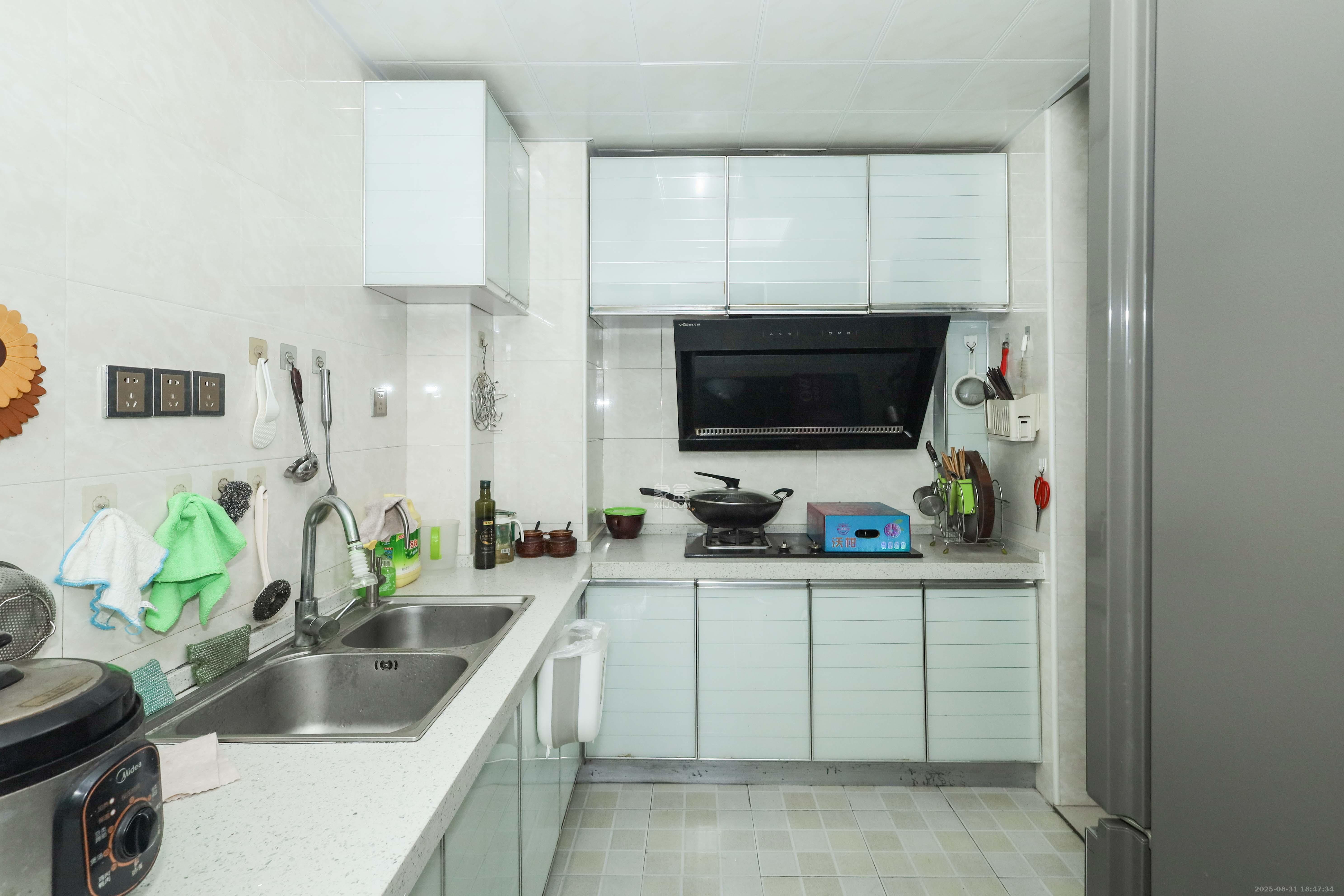 保利麓谷林语E区  3室2厅2卫    105.0万厨房