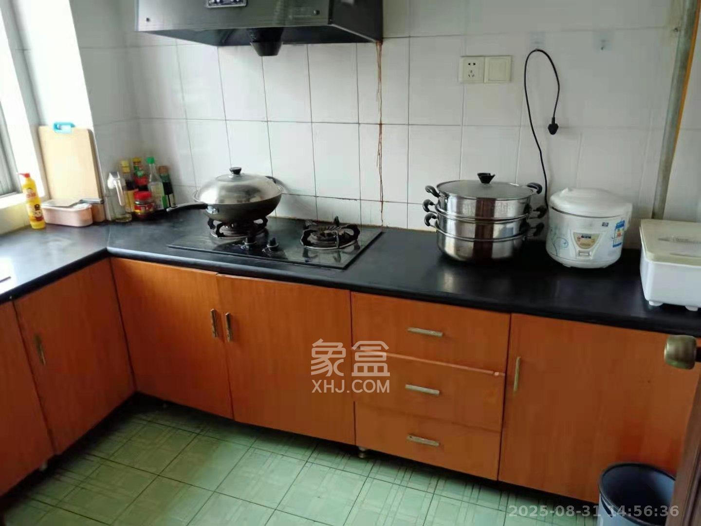 中南汽车世界 3室2厅2卫 1200.0元/月 中南汽车世界 3室2厅2卫 1200.0元/月室内图