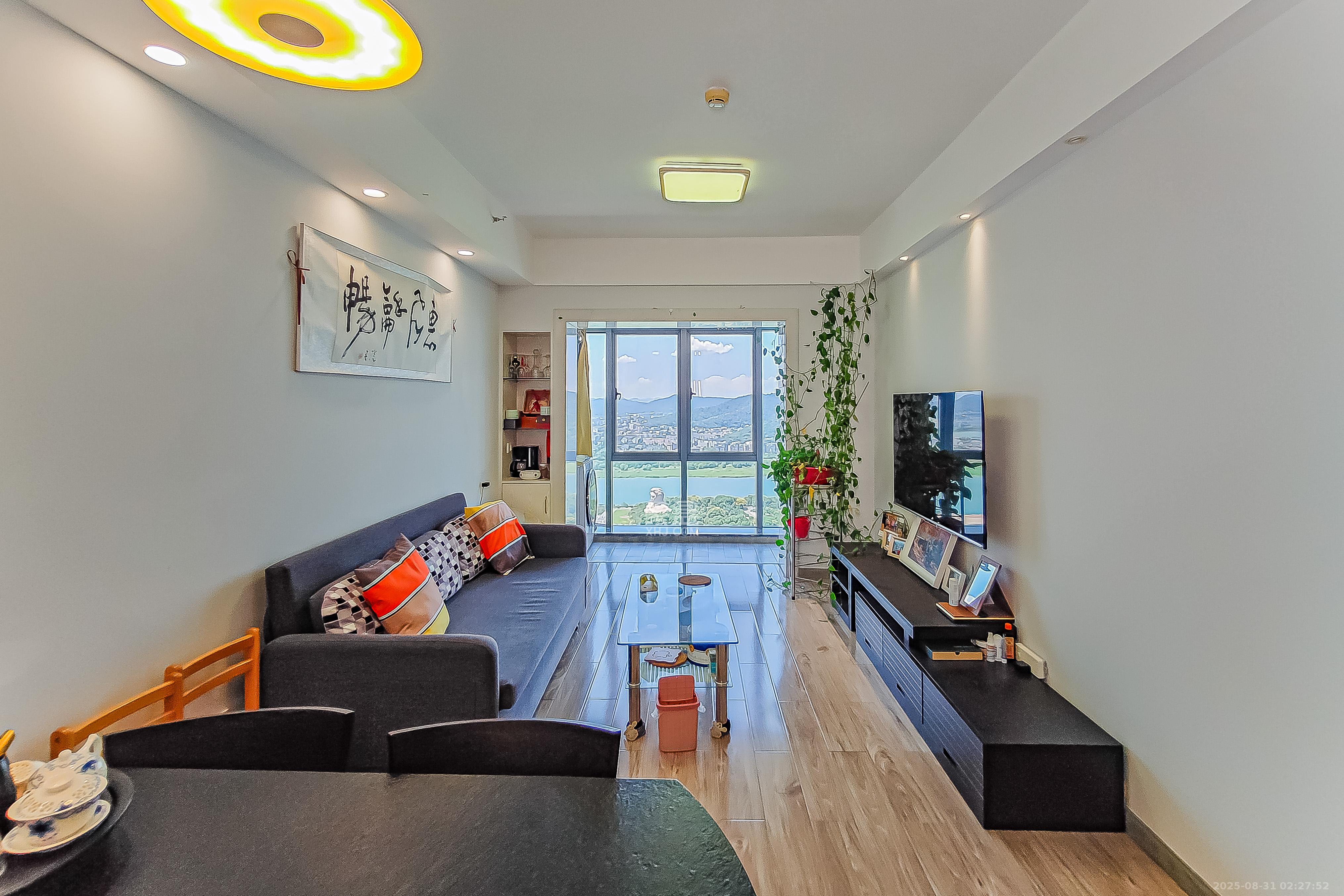 保利国际广场  2室1厅1卫    150.0万 保利国际广场  2室1厅1卫    150.0万客厅