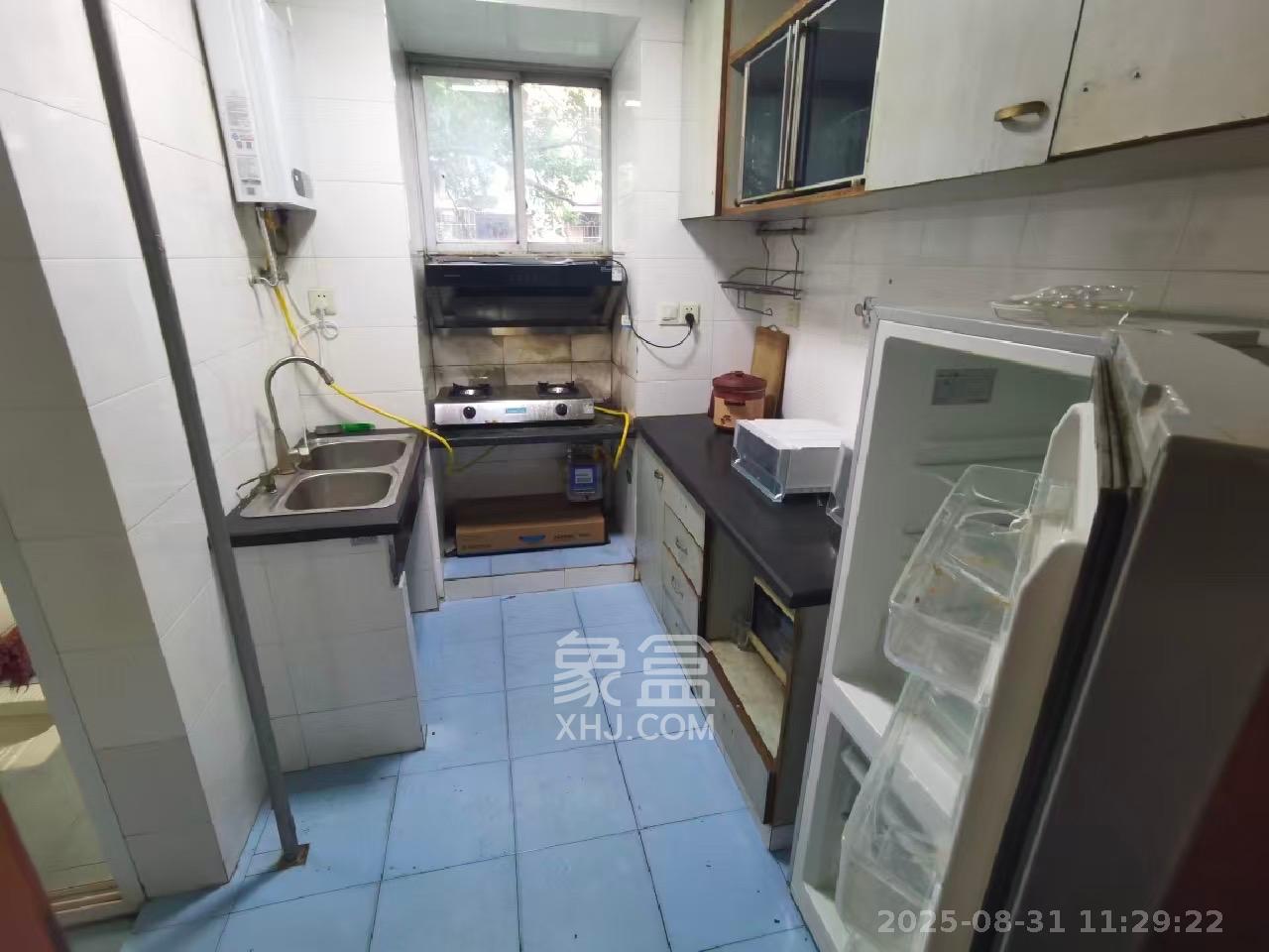 红旗区一片  3室1厅1卫    2000.0元/月室内图