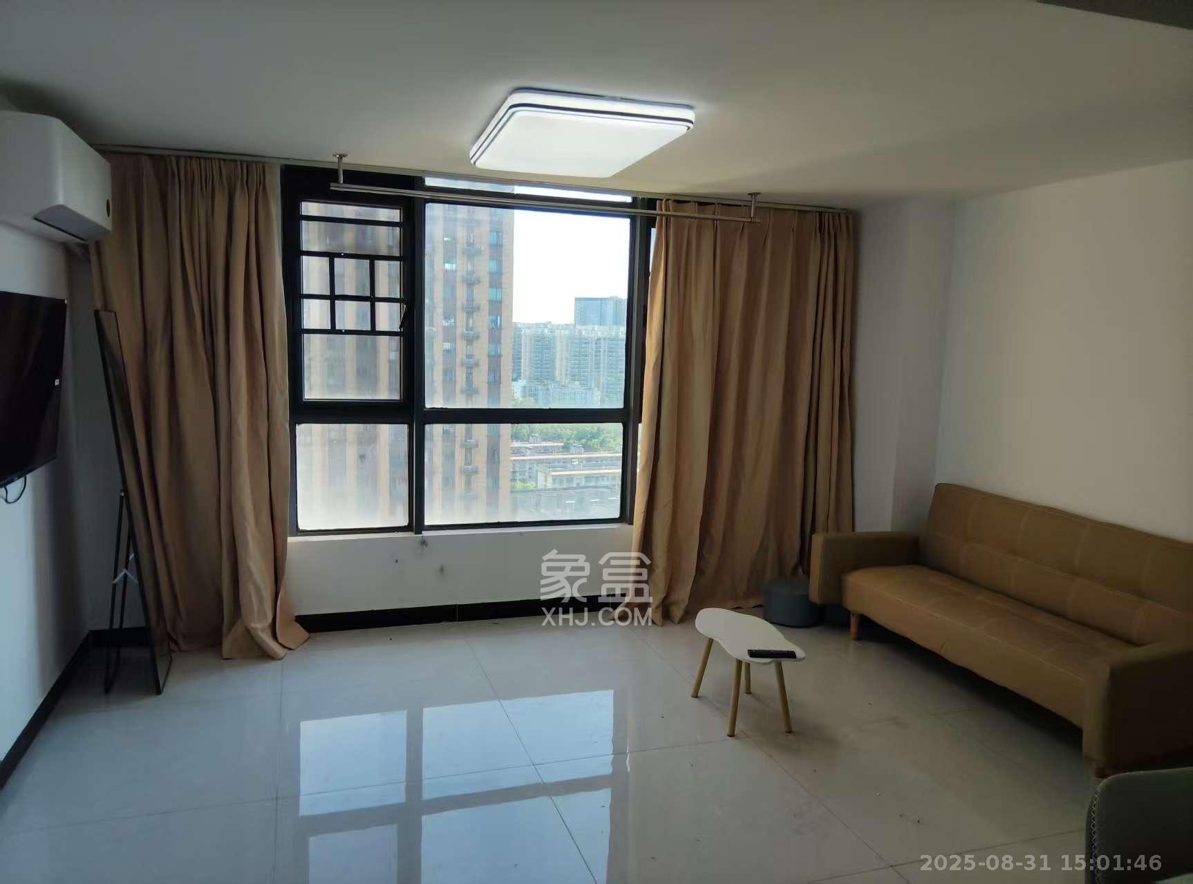 荣盛花语书苑  2室1厅1卫    2100.0元/月 荣盛花语书苑  2室1厅1卫    2100.0元/月室内图