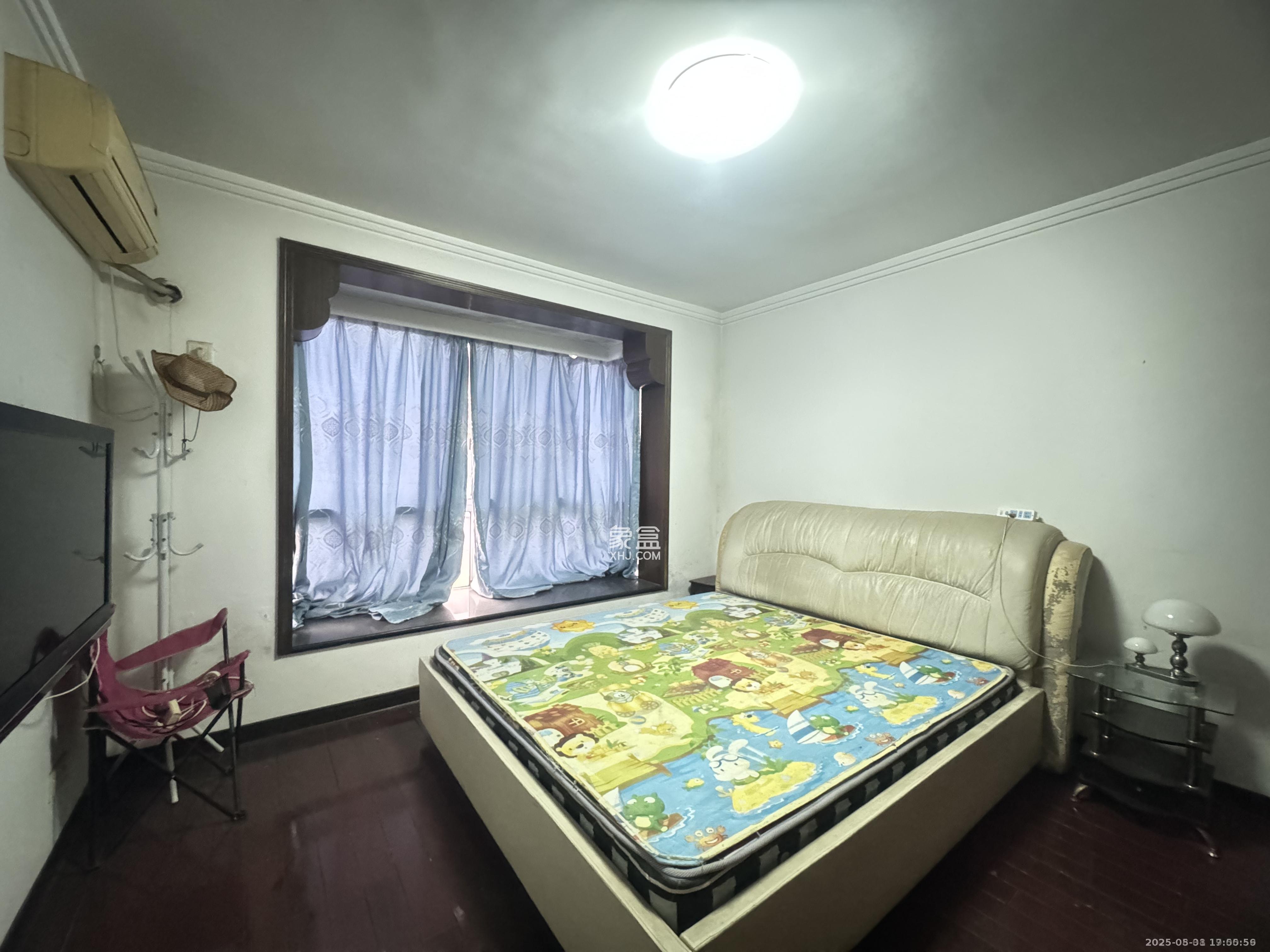 新星小区  3室2厅2卫    2200.0元/月 新星小区  3室2厅2卫    2200.0元/月室内图