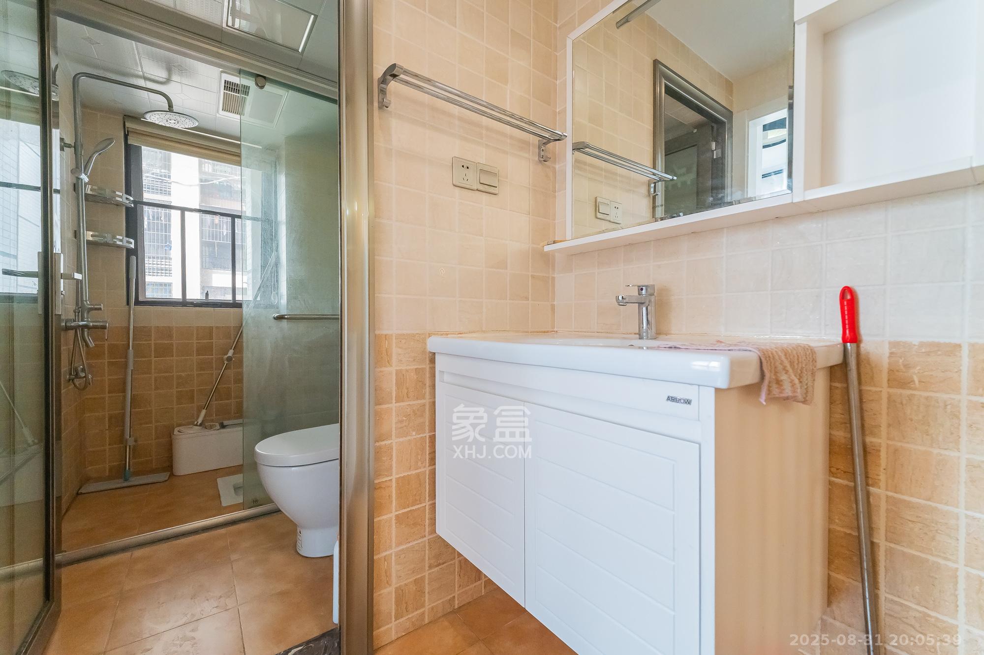 国泰九龙湾  2室2厅1卫    61.0万 国泰九龙湾  2室2厅1卫    61.0万卫生间