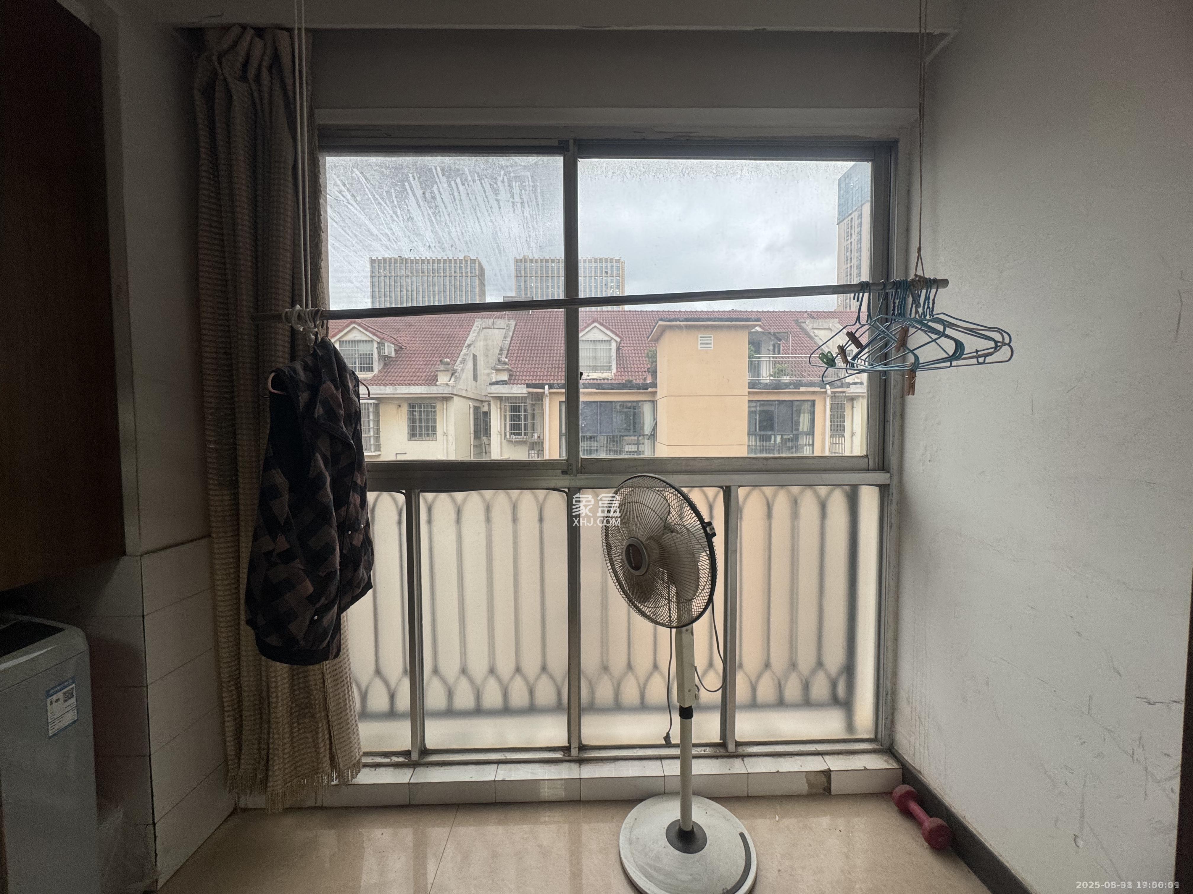 新星小区  3室2厅2卫    2200.0元/月 新星小区  3室2厅2卫    2200.0元/月室内图