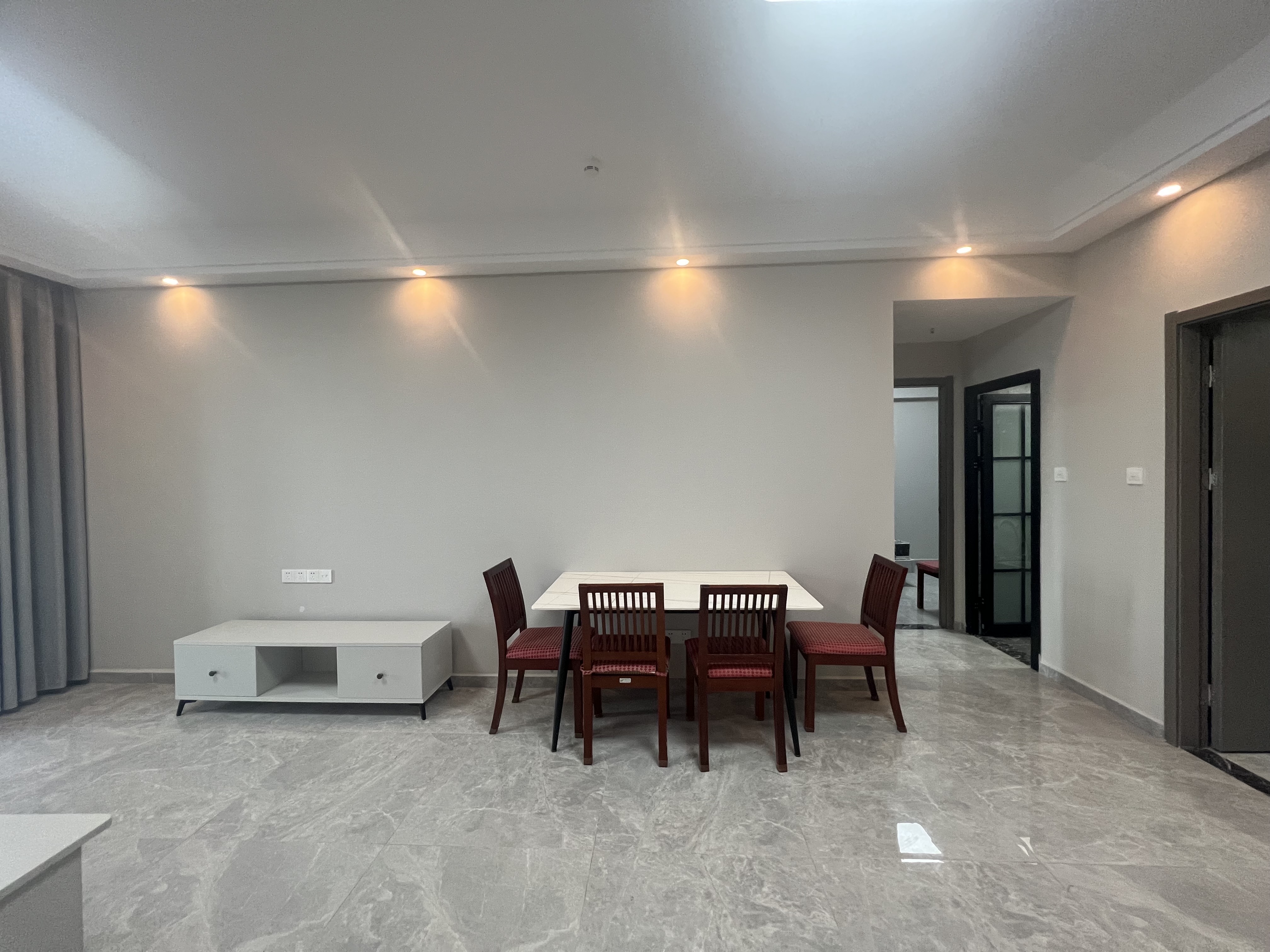 华润中心 2室1厅1卫 4500.0元/月 华润中心 2室1厅1卫 4500.0元/月室内图