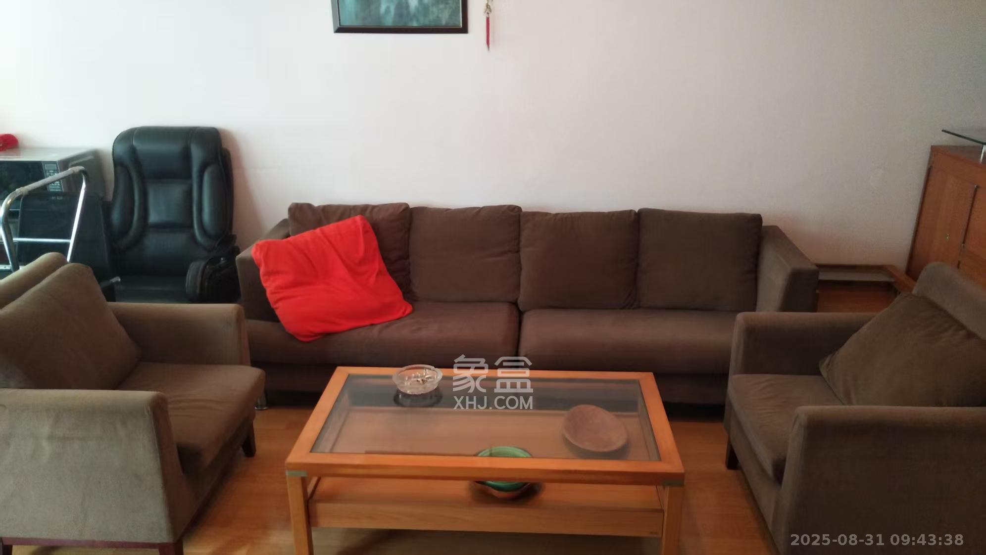 鸿运花苑 2室2厅1卫 2650.0元/月 鸿运花苑 2室2厅1卫 2650.0元/月室内图