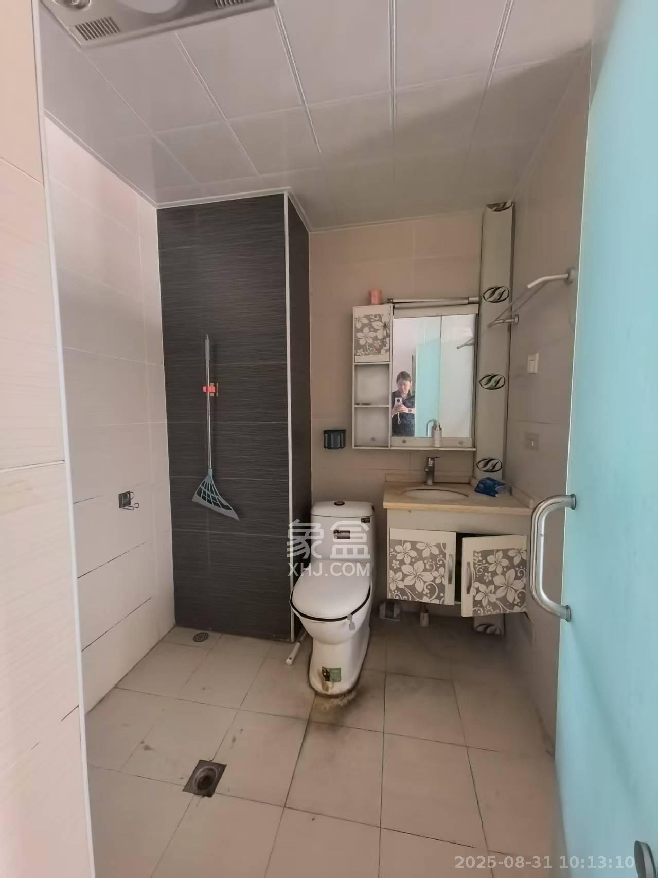 水岸世景  1室1厅1卫    1200.0元/月室内图