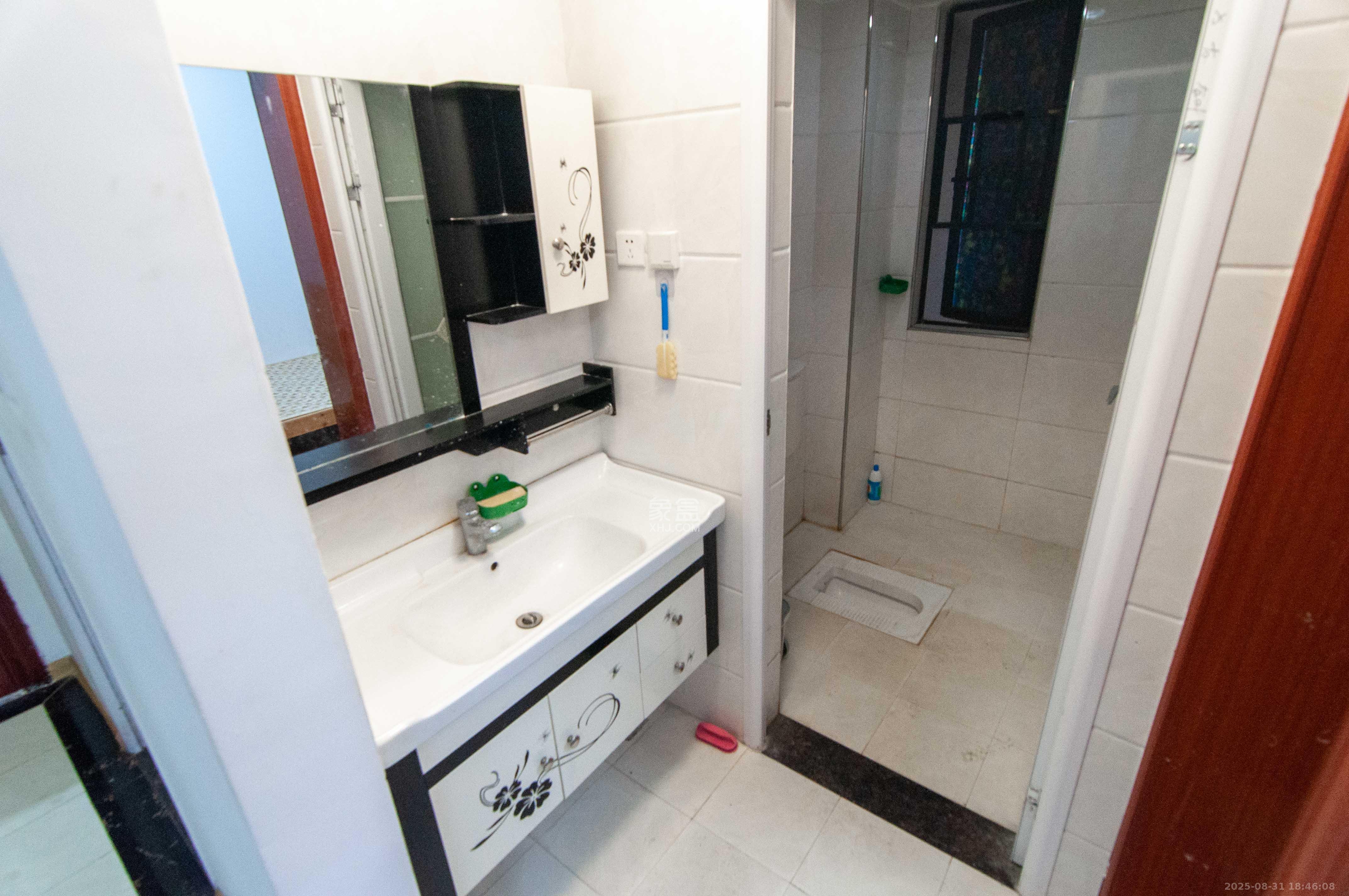 中海梅溪湖壹号  3室2厅1卫    125.0万 中海梅溪湖壹号  3室2厅1卫    125.0万卫生间