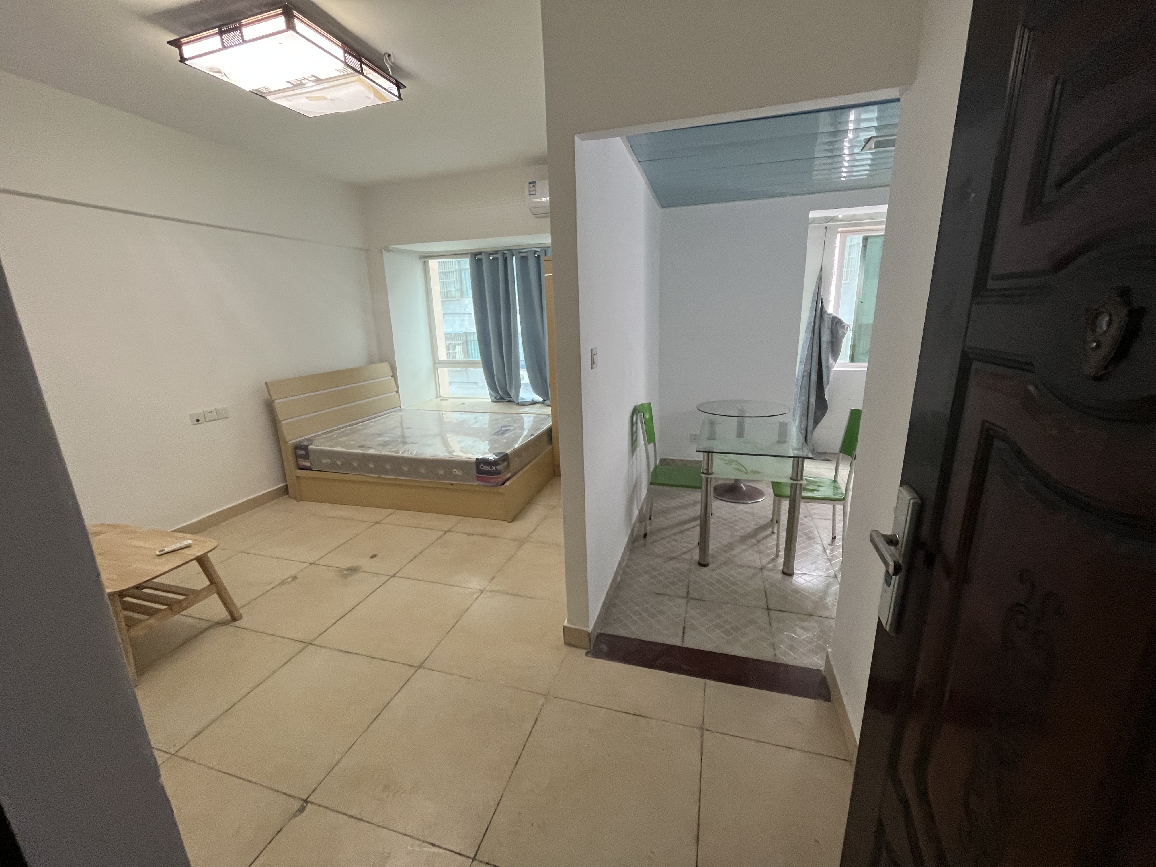 蓝海鑫城 1室1厅1卫 1200.0元/月 蓝海鑫城 1室1厅1卫 1200.0元/月室内图