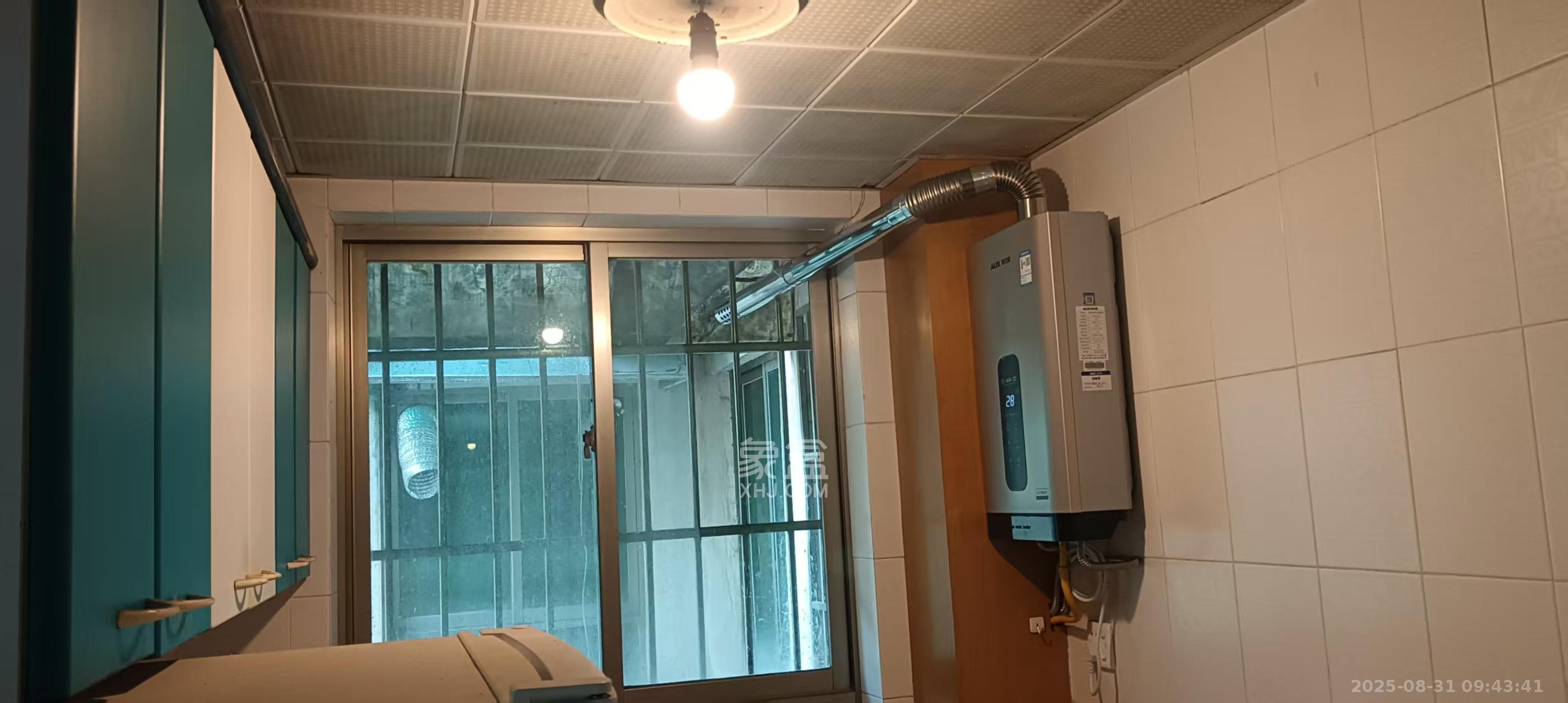 鸿运花苑 2室2厅1卫 2650.0元/月 鸿运花苑 2室2厅1卫 2650.0元/月室内图