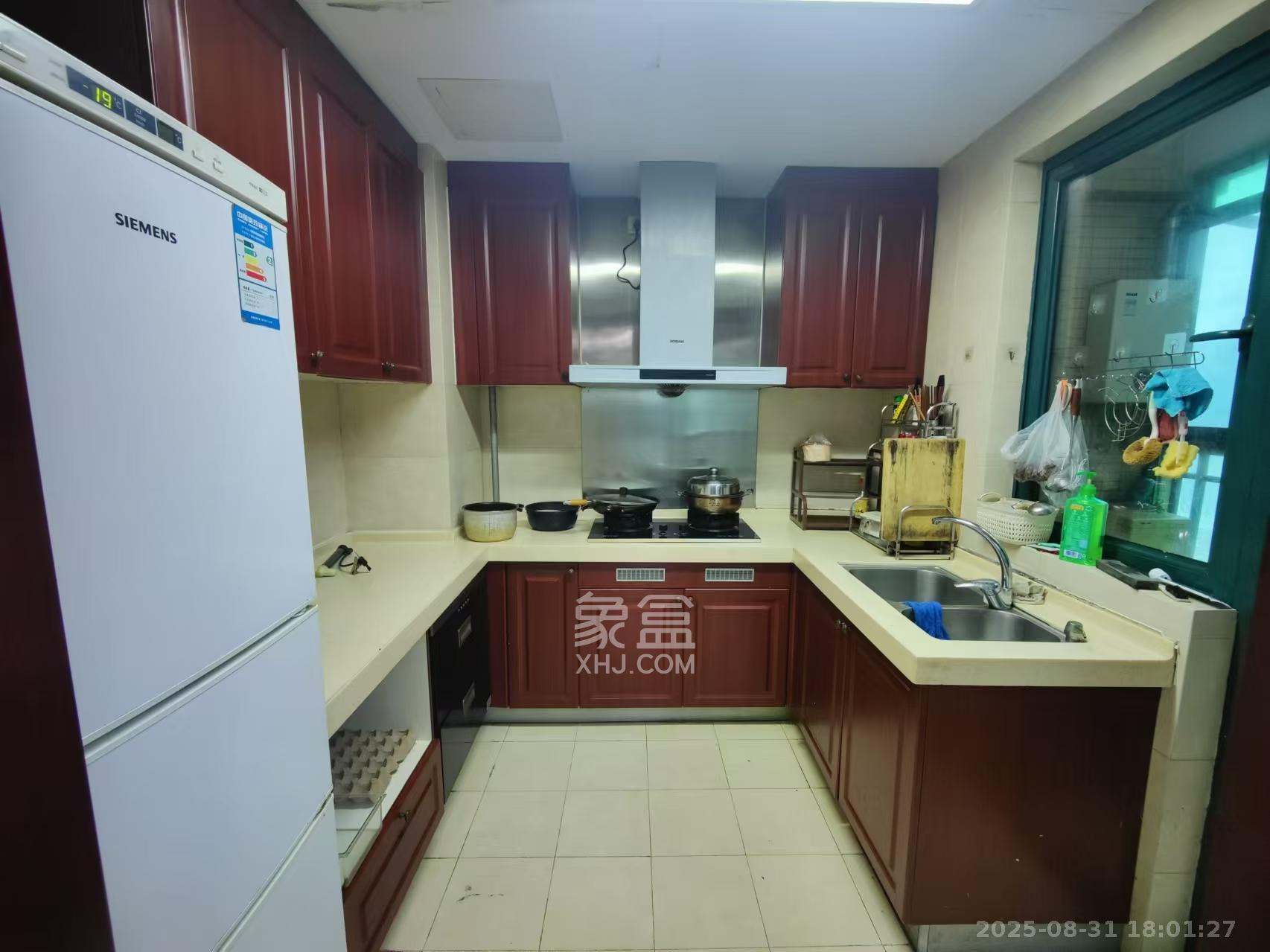 恒大雅苑 3室2厅1卫 2600.0元/月 恒大雅苑 3室2厅1卫 2600.0元/月室内图