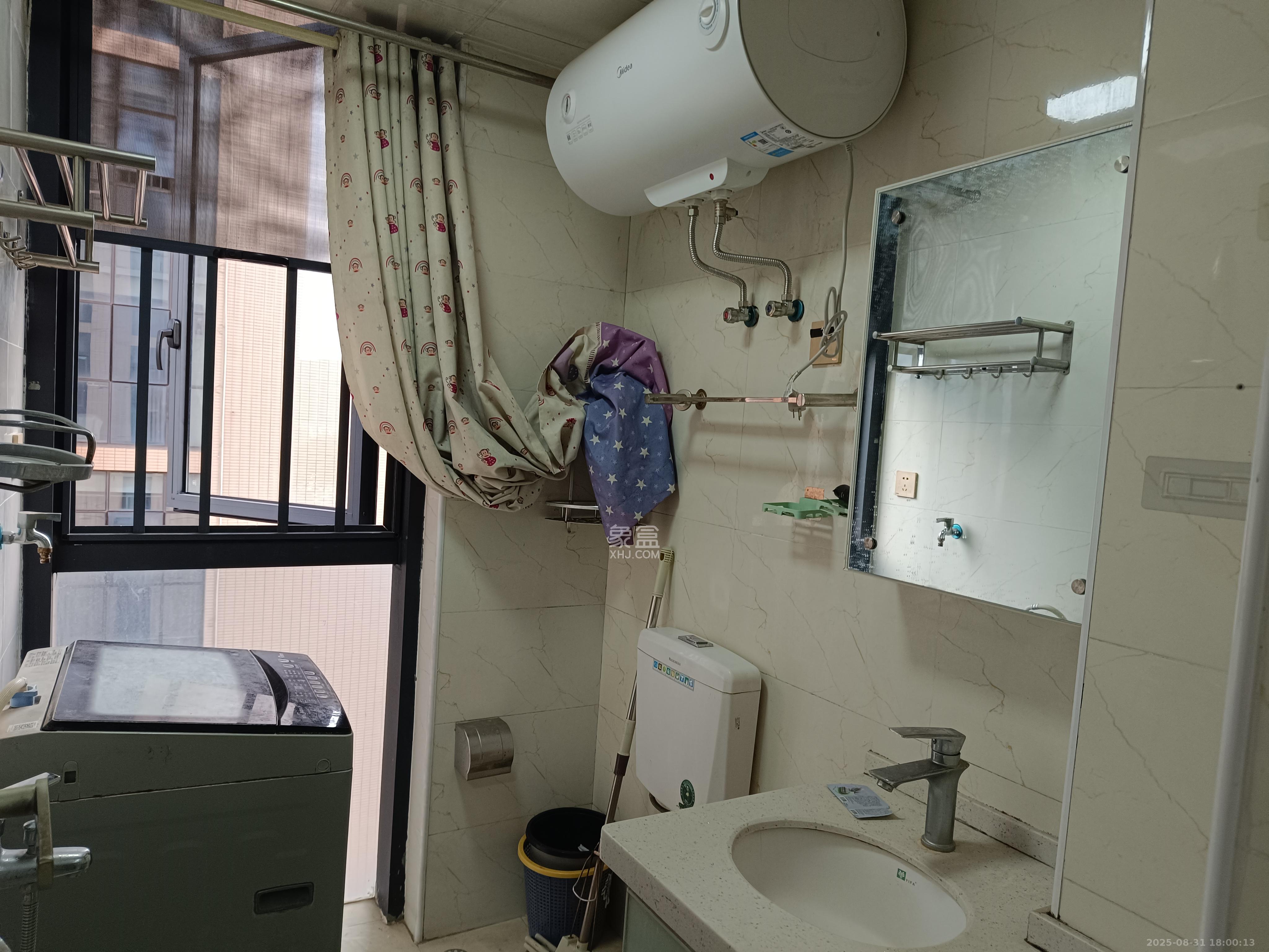 新世界广场  1室1厅1卫    1600.0元/月 新世界广场  1室1厅1卫    1600.0元/月室内图