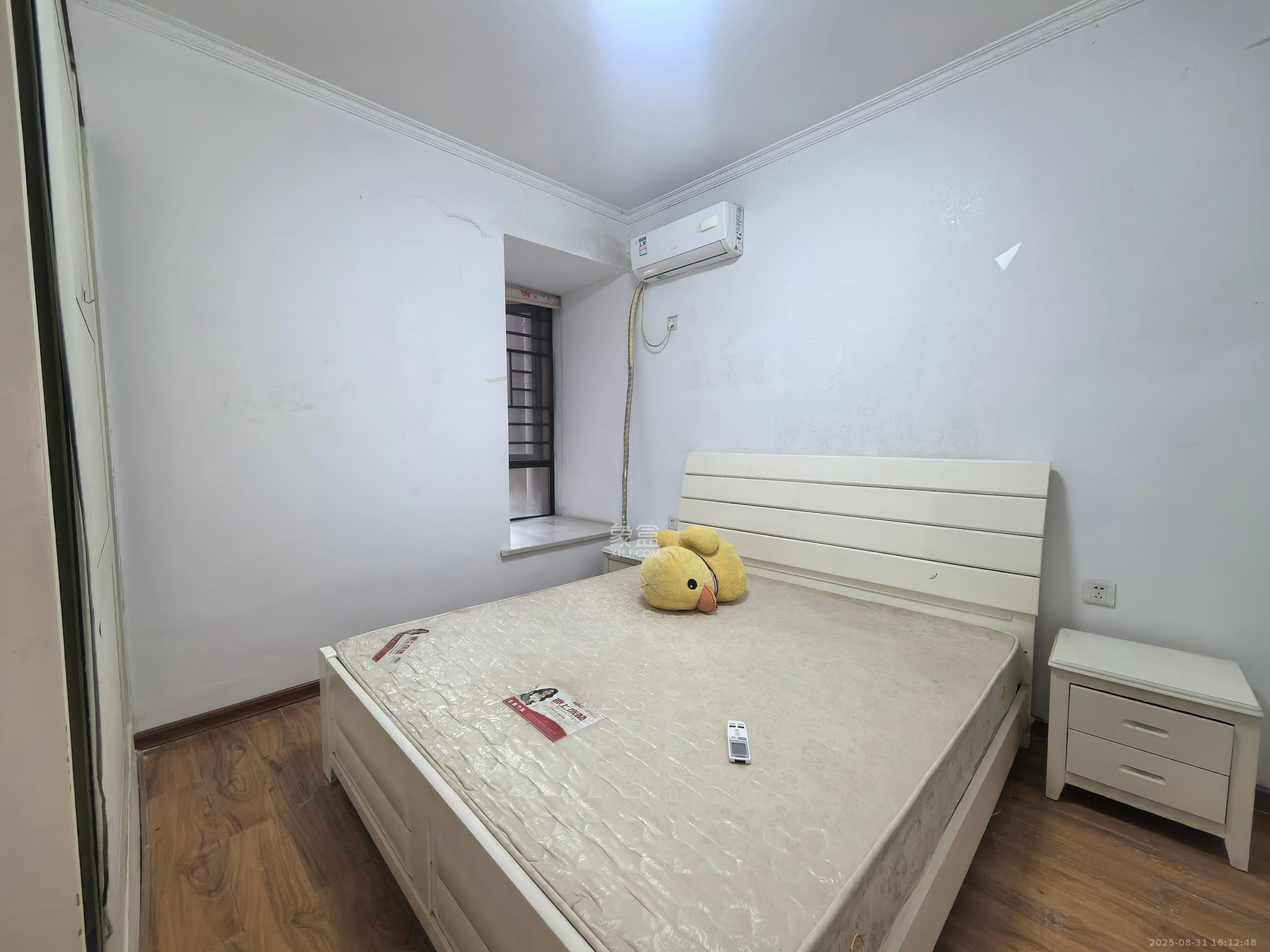 新盛珑璟台  2室2厅1卫    1700.0元/月室内图