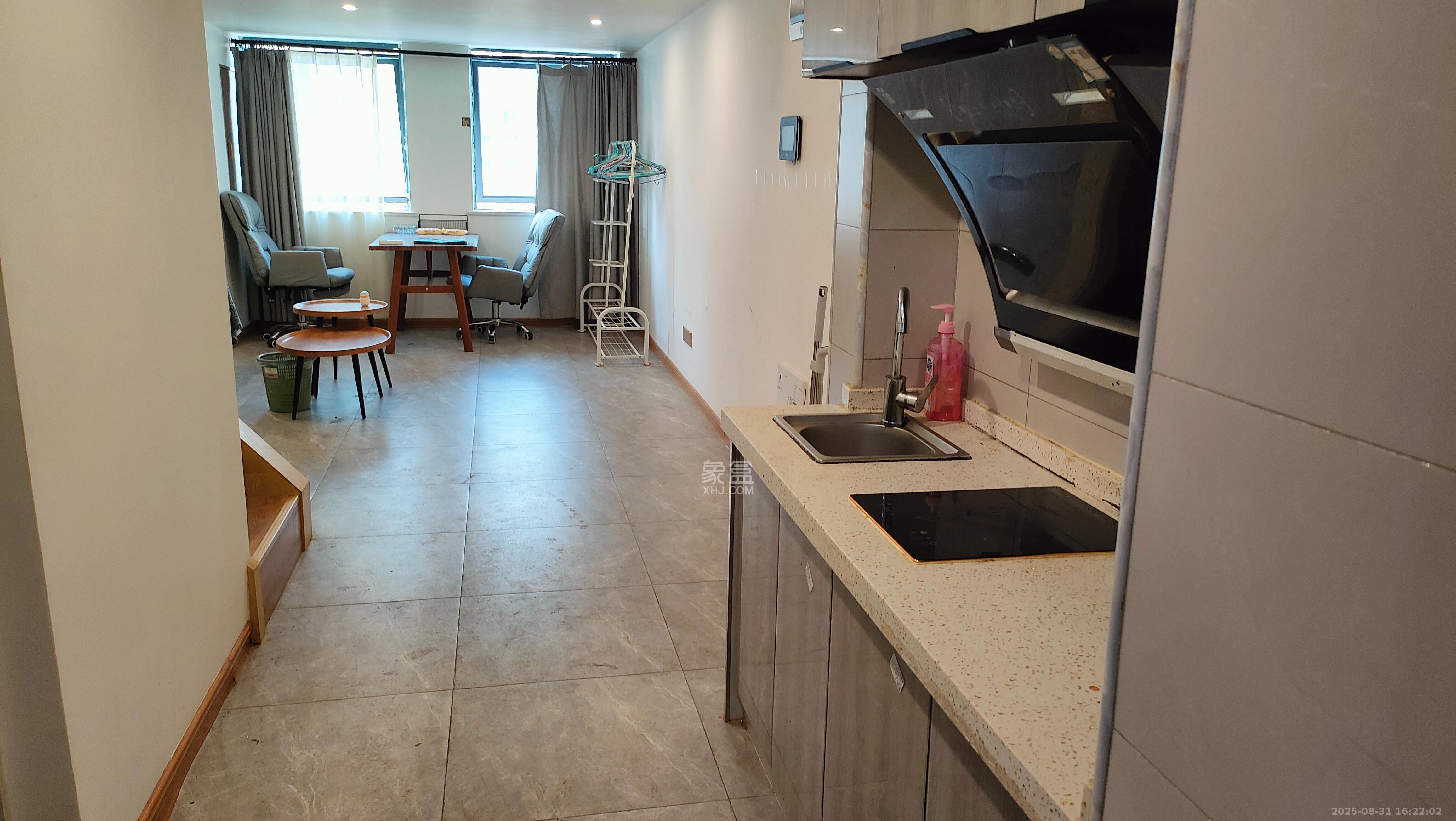 华润置地广场二期 1室1厅1卫 1800.0元/月 华润置地广场二期 1室1厅1卫 1800.0元/月室内图