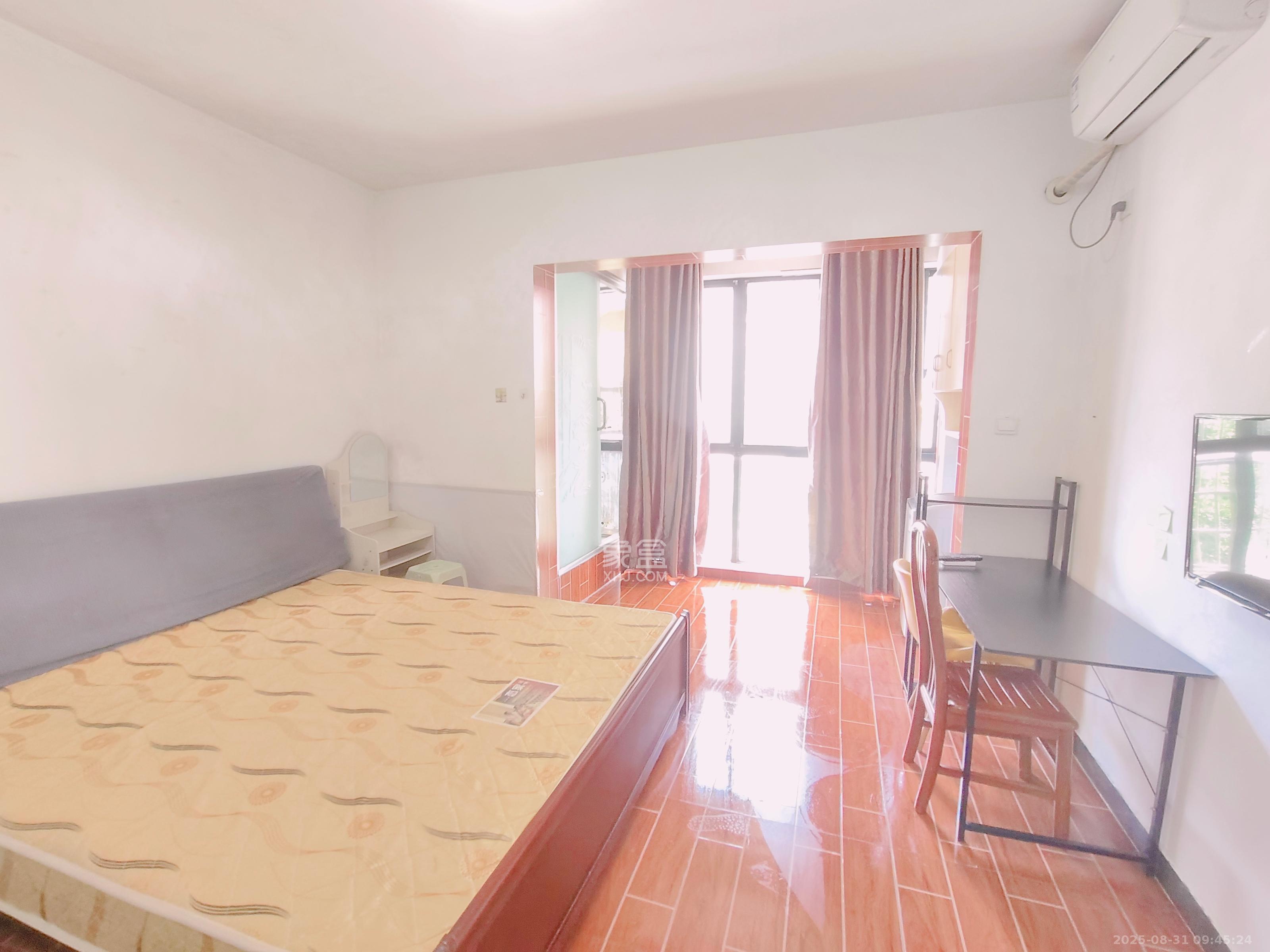 岳华嘉园  1室1厅1卫    1200.0元/月室内图