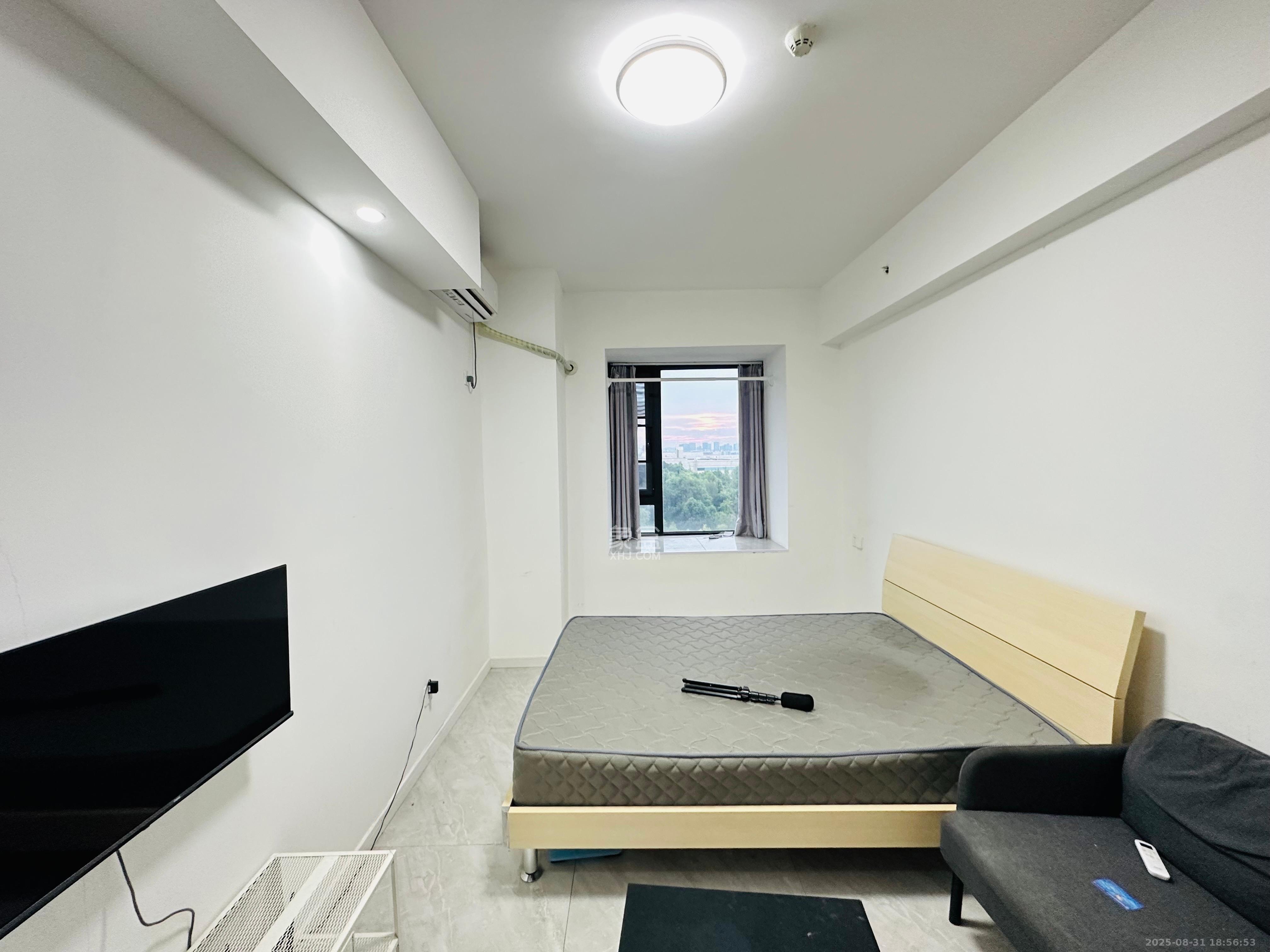 保利麓谷林语I区 1室1厅1卫 1600.0元/月 保利麓谷林语I区 1室1厅1卫 1600.0元/月室内图