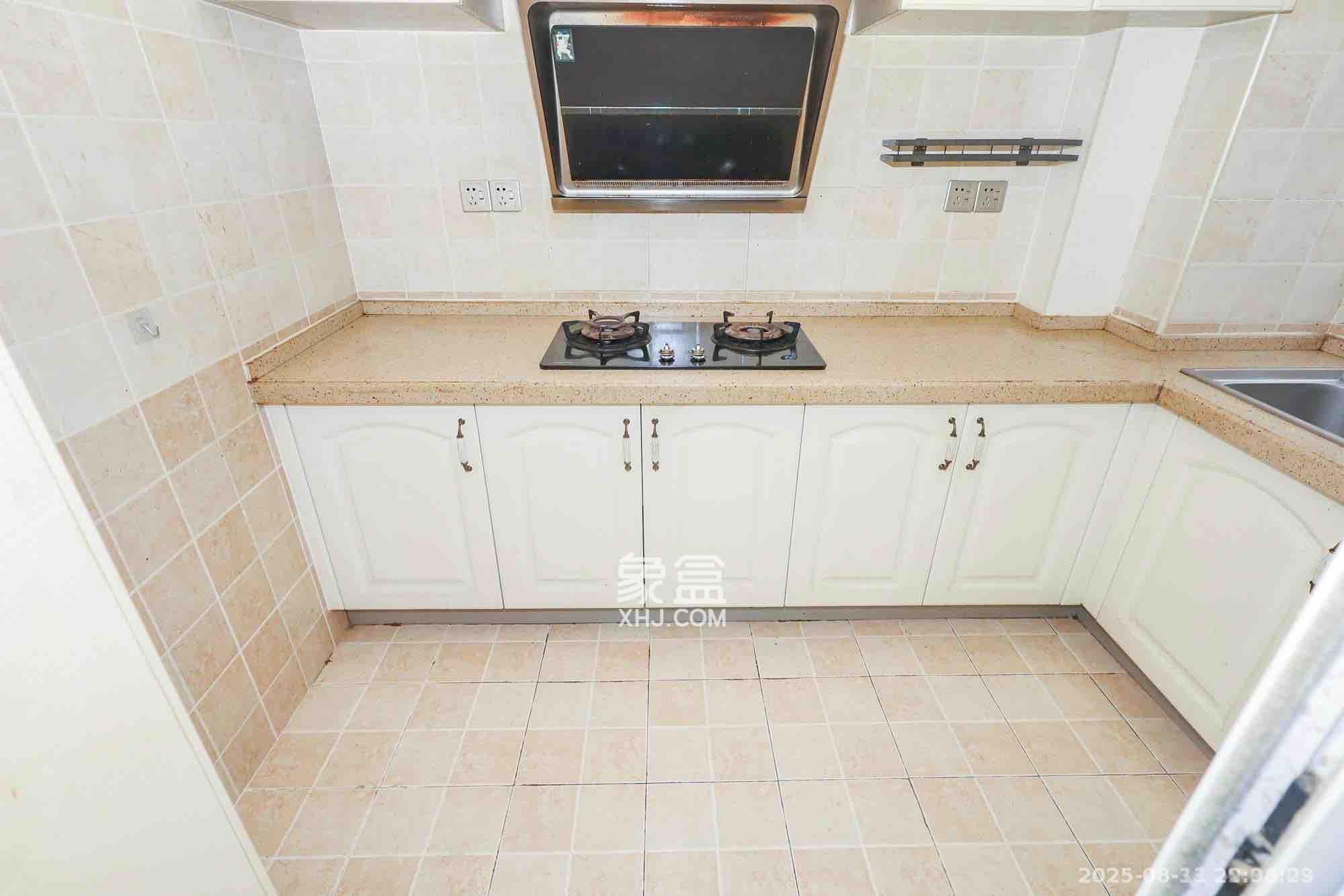 阳光丽城一期  4室2厅2卫    3500.0元/月 阳光丽城一期  4室2厅2卫    3500.0元/月室内图