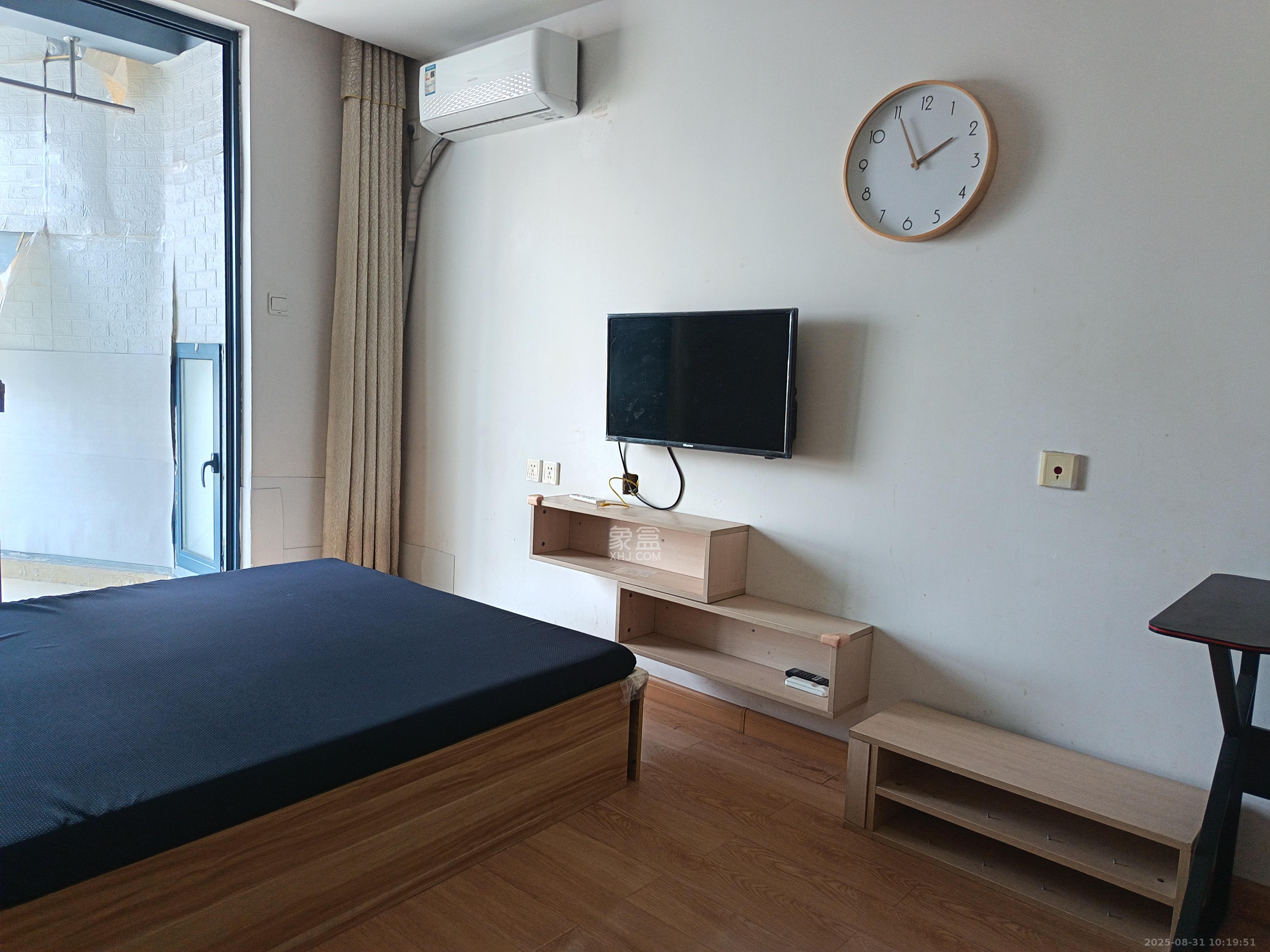 绿地中央广场  1室1厅1卫    1400.0元/月室内图