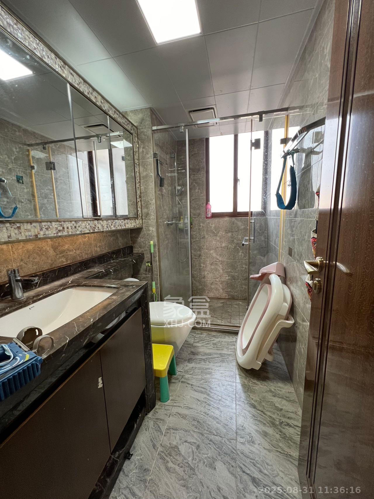 恒大御景半岛湘江苑(恒大御景半岛一期) 4室2厅2卫 7500.0元/月 恒大御景半岛湘江苑(恒大御景半岛一期) 4室2厅2卫 7500.0元/月室内图