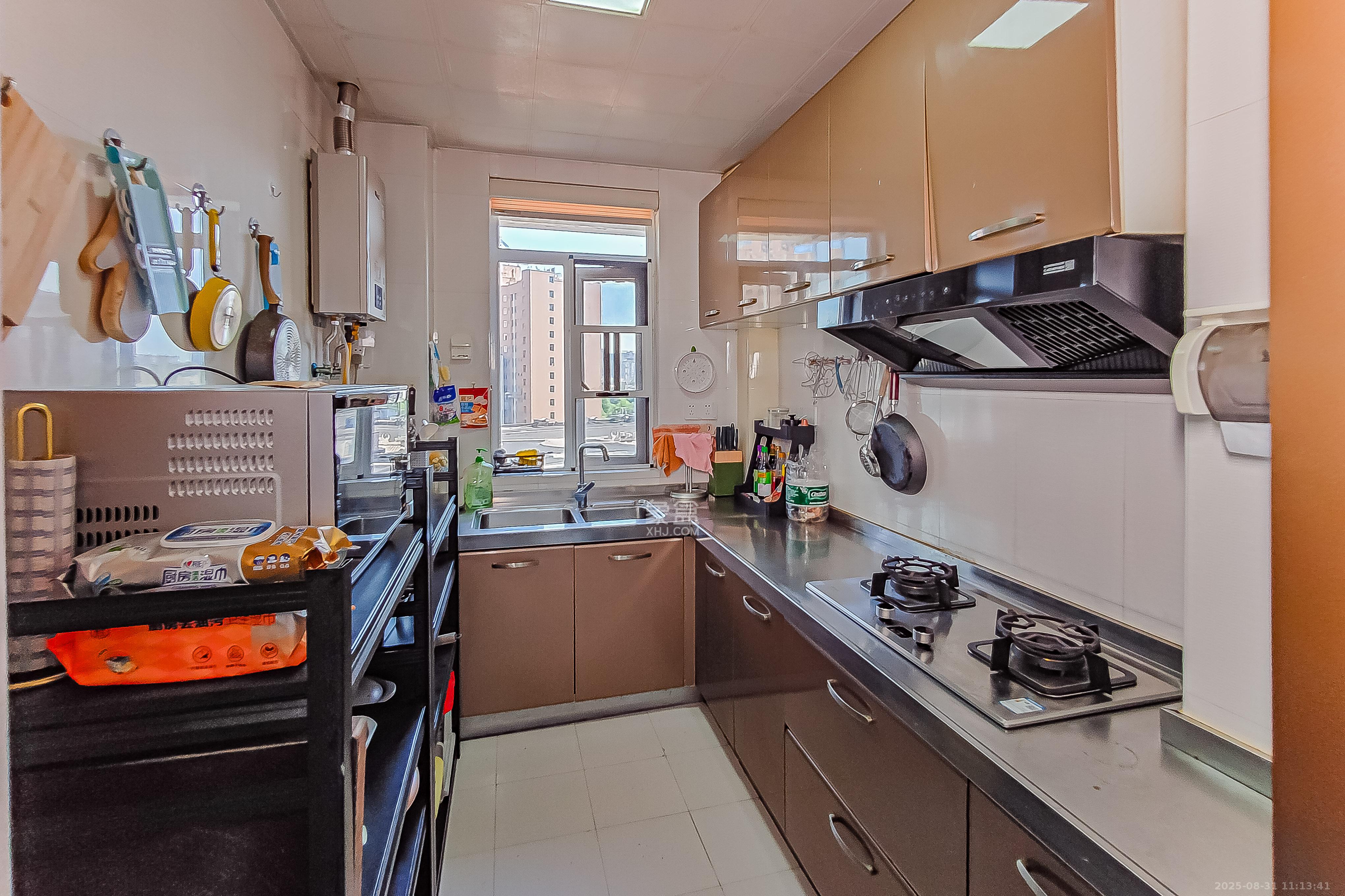 宏泽佳园  5室2厅3卫    298.0万 宏泽佳园  5室2厅3卫    298.0万厨房