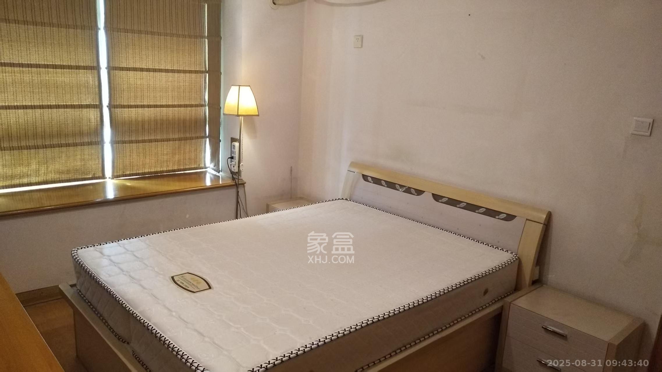 鸿运花苑 2室2厅1卫 2650.0元/月 鸿运花苑 2室2厅1卫 2650.0元/月室内图