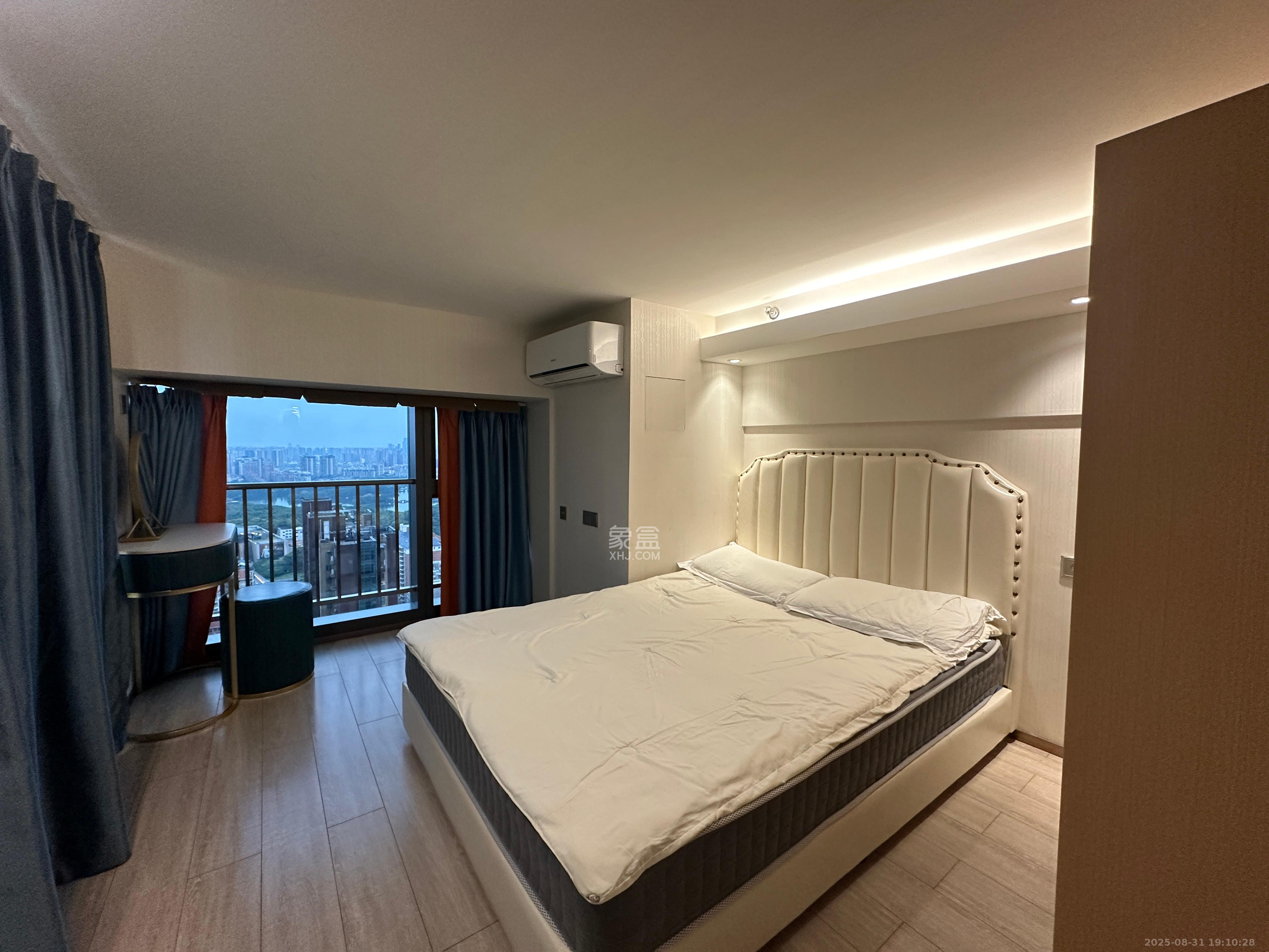 华远华时代  3室2厅2卫    4000.0元/月室内图