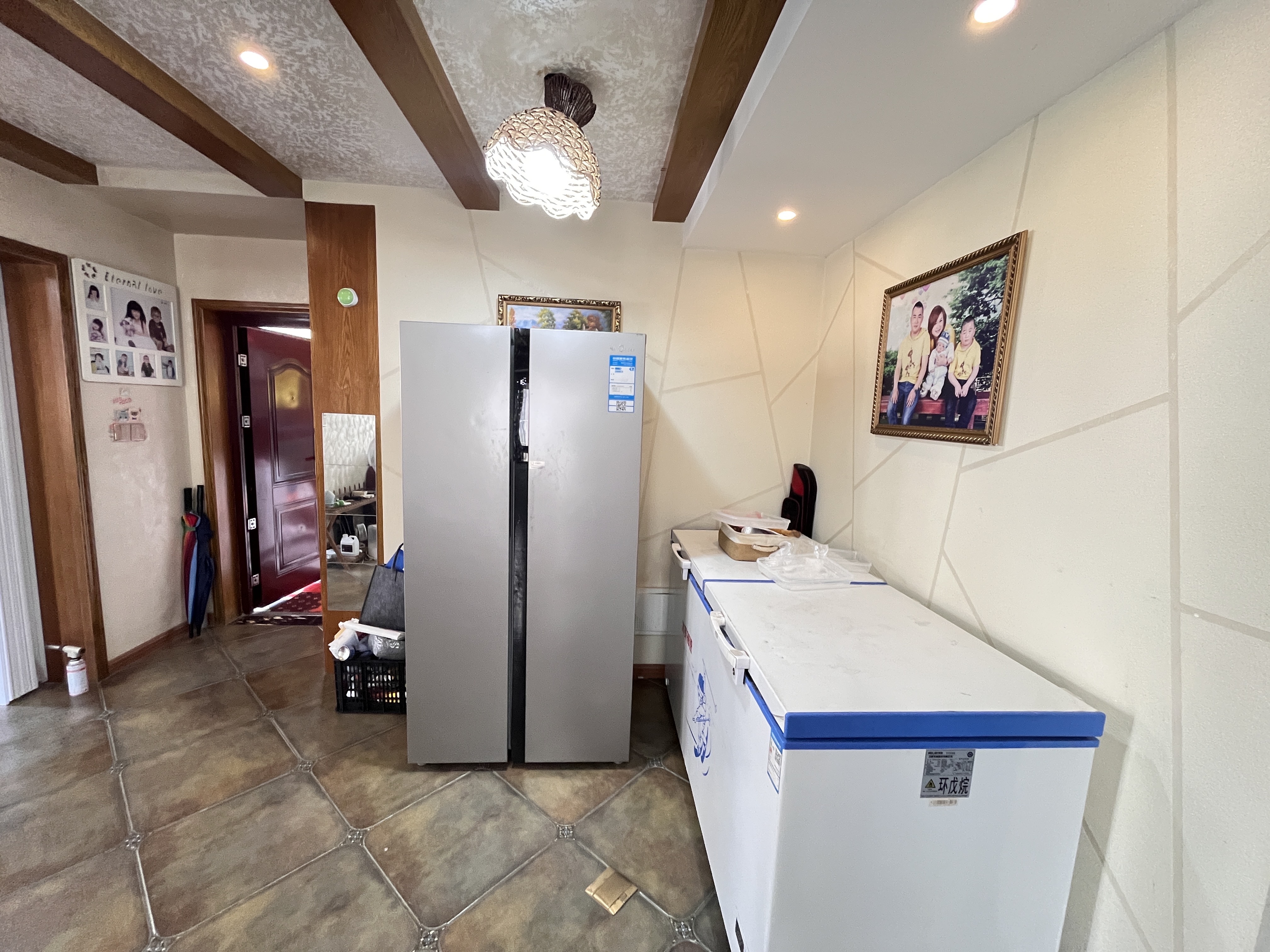 山水印象  2室2厅2卫   68.00万客厅