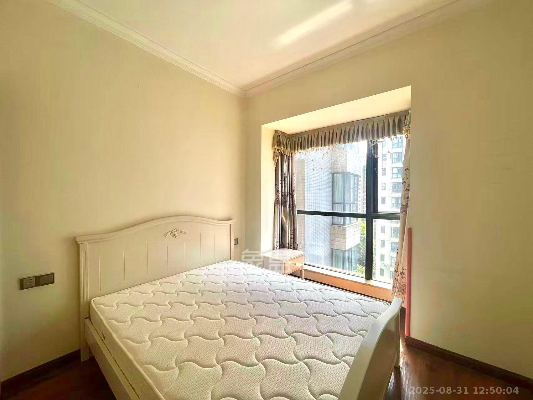 莱茵城 3室2厅1卫 2800.0元/月 莱茵城 3室2厅1卫 2800.0元/月室内图