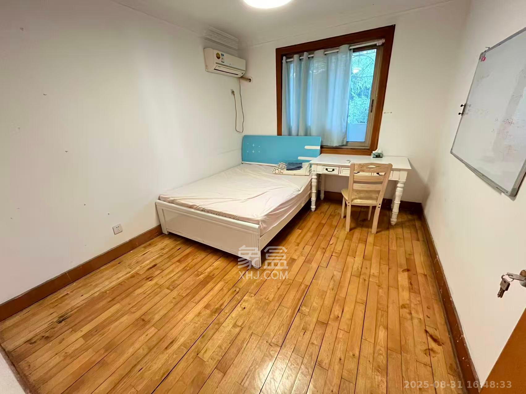 鸿园小区 3室2厅2卫 2100.0元/月 鸿园小区 3室2厅2卫 2100.0元/月室内图