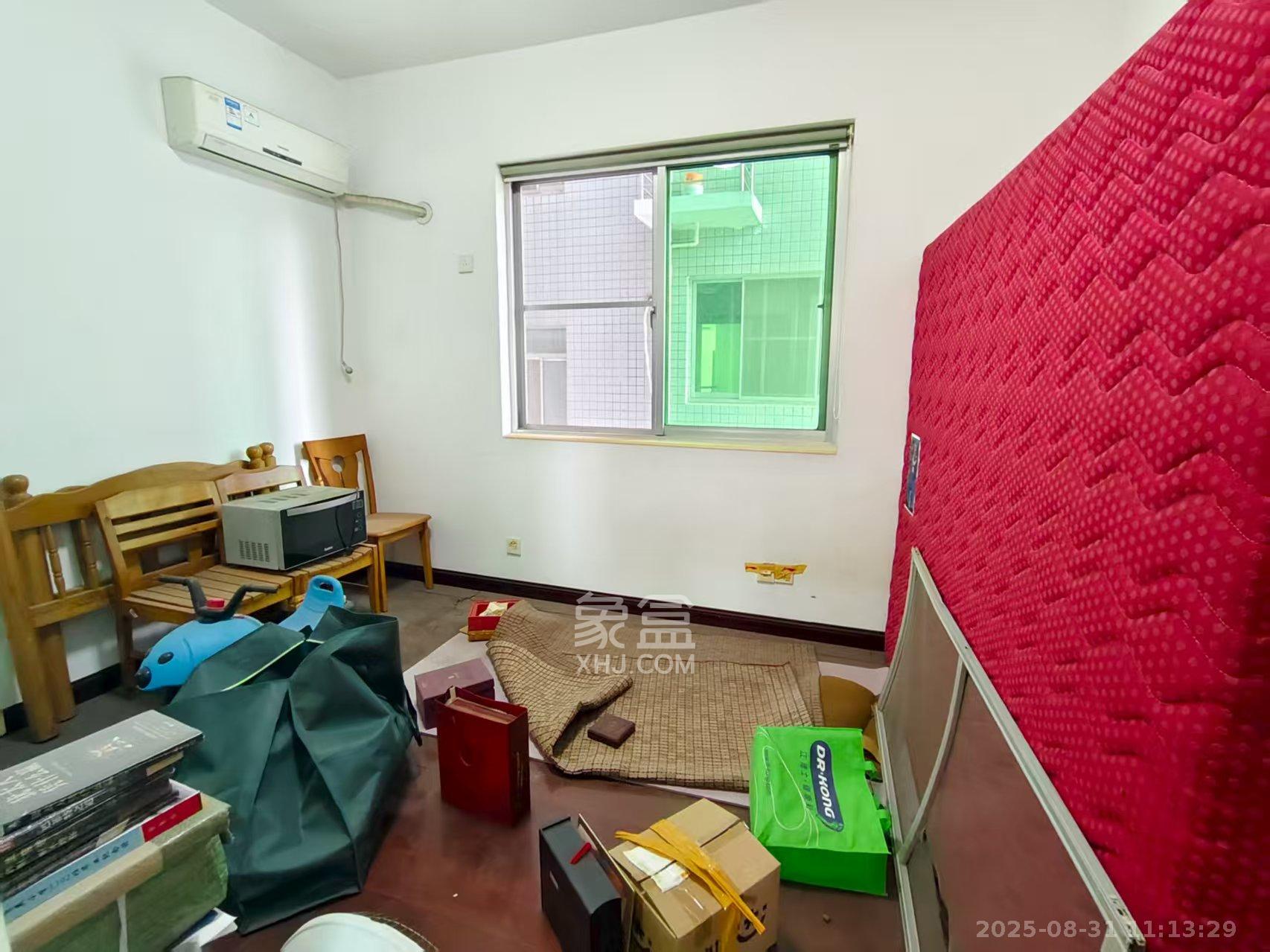 龙柏小区  4室2厅2卫    3600.0元/月 龙柏小区  4室2厅2卫    3600.0元/月室内图